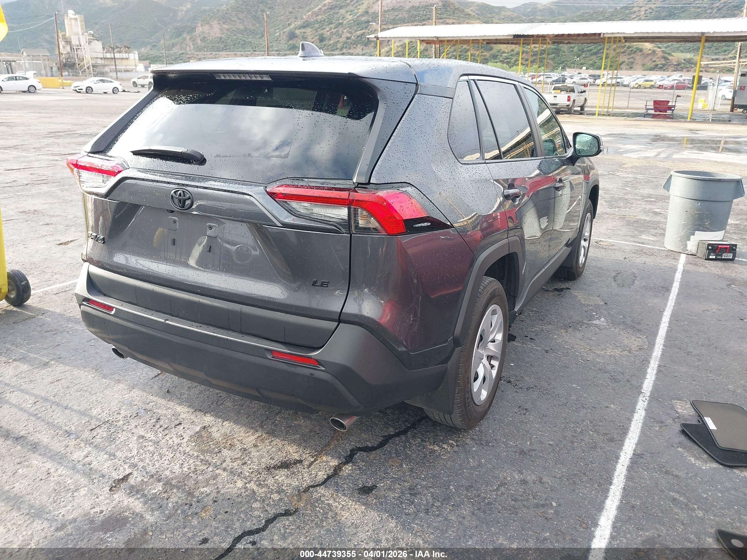 TOYOTA RAV4 image 4