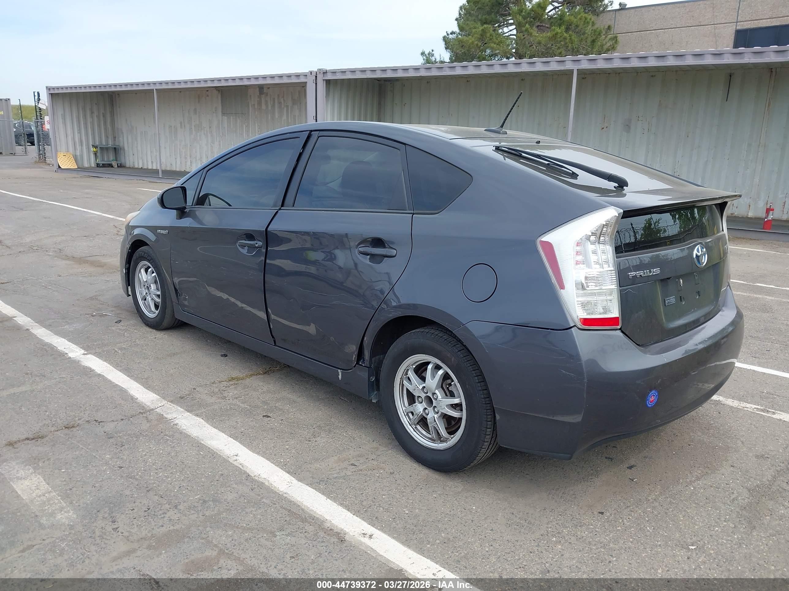 TOYOTA PRIUS image 3