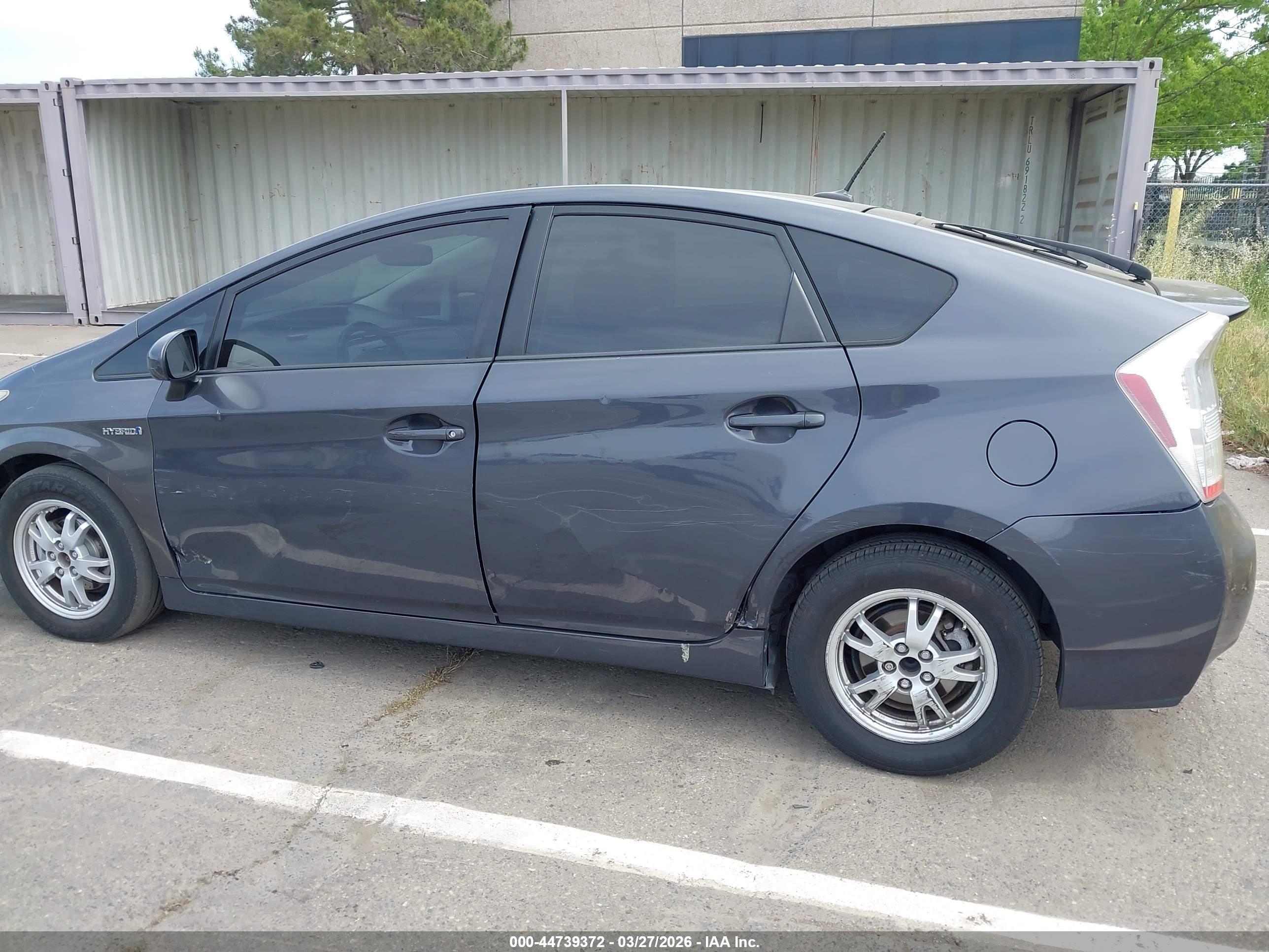 TOYOTA PRIUS image 6