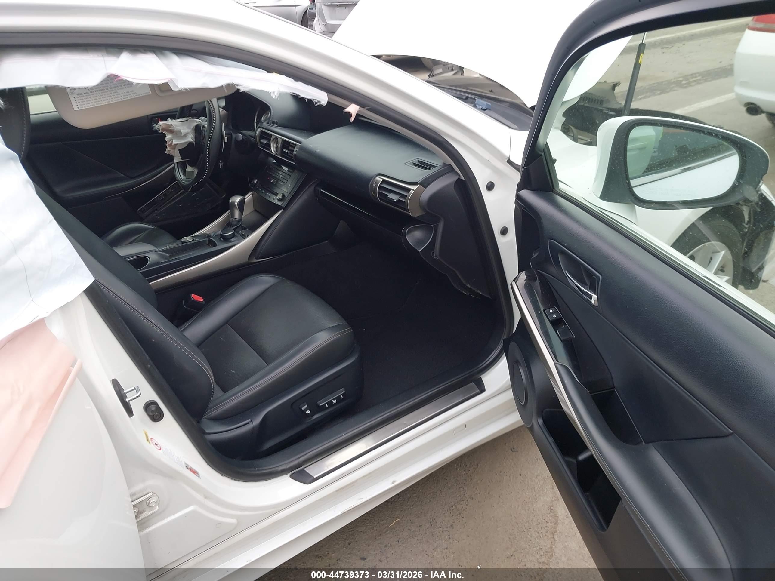 LEXUS IS image 5