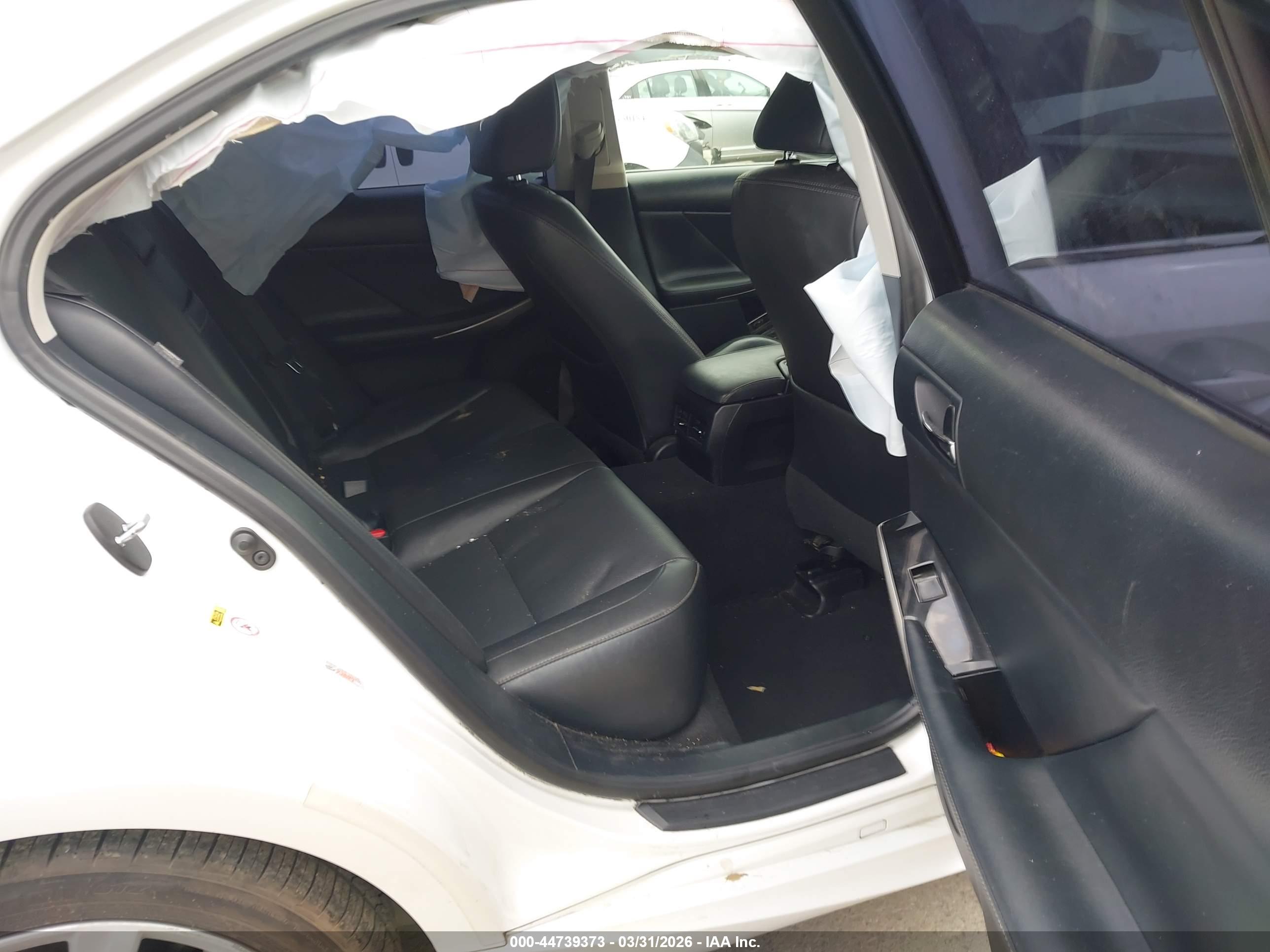 LEXUS IS image 8