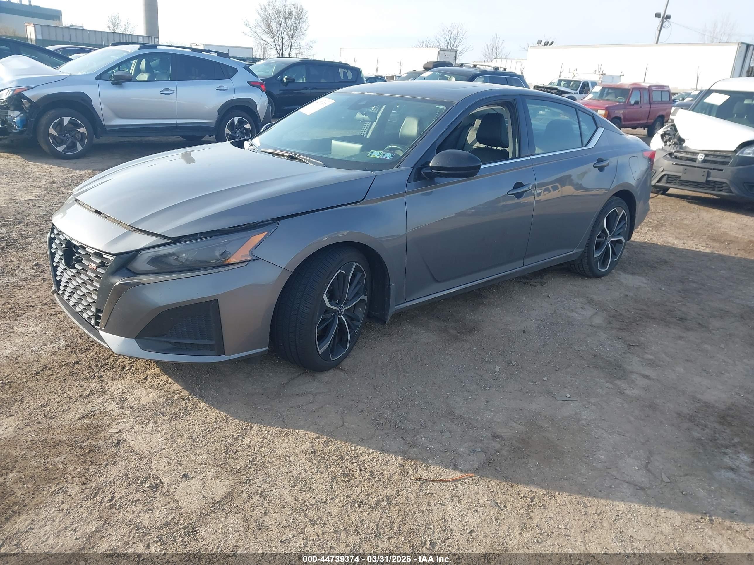 NISSAN ALTIMA image 2