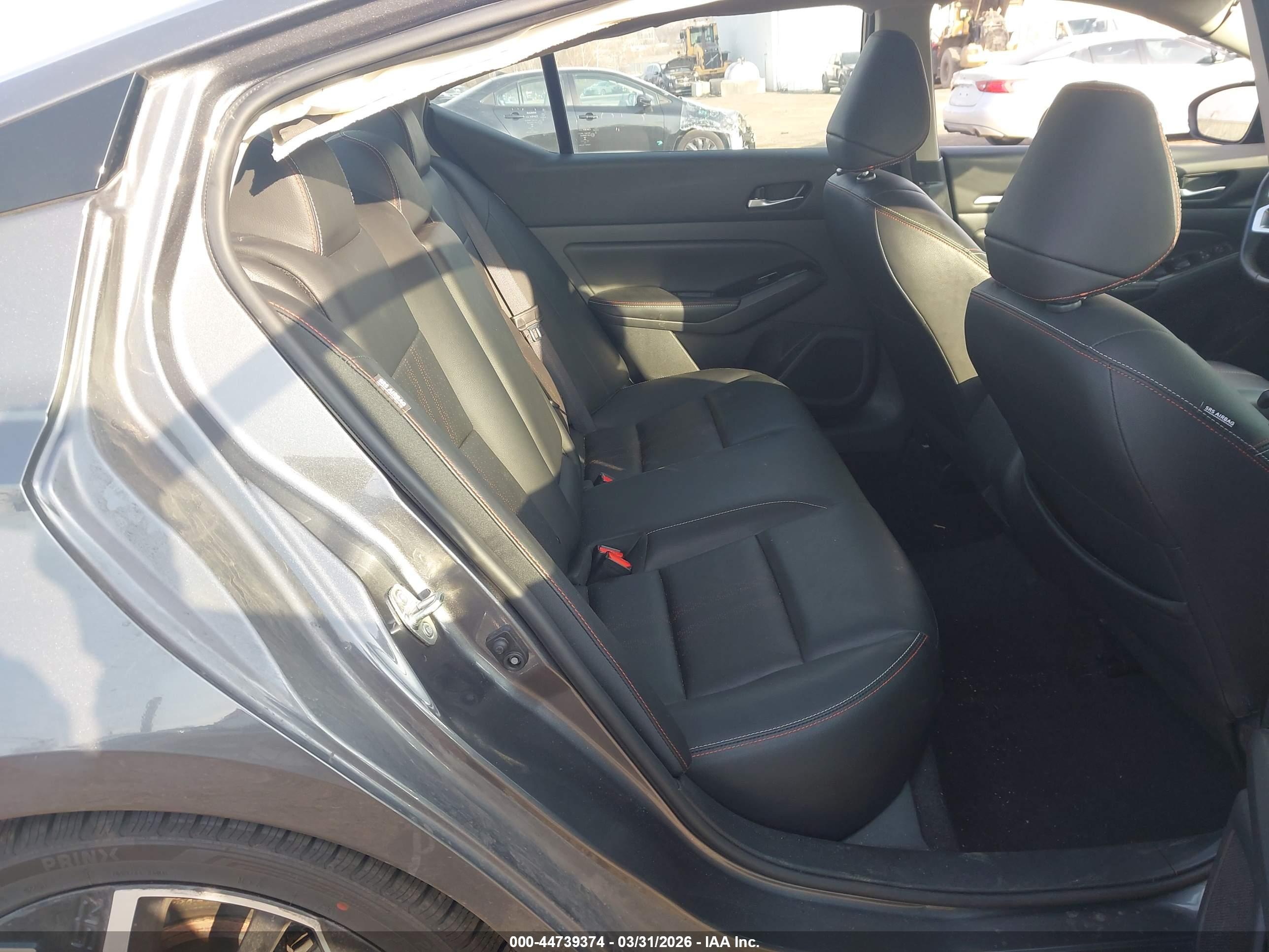 NISSAN ALTIMA image 8