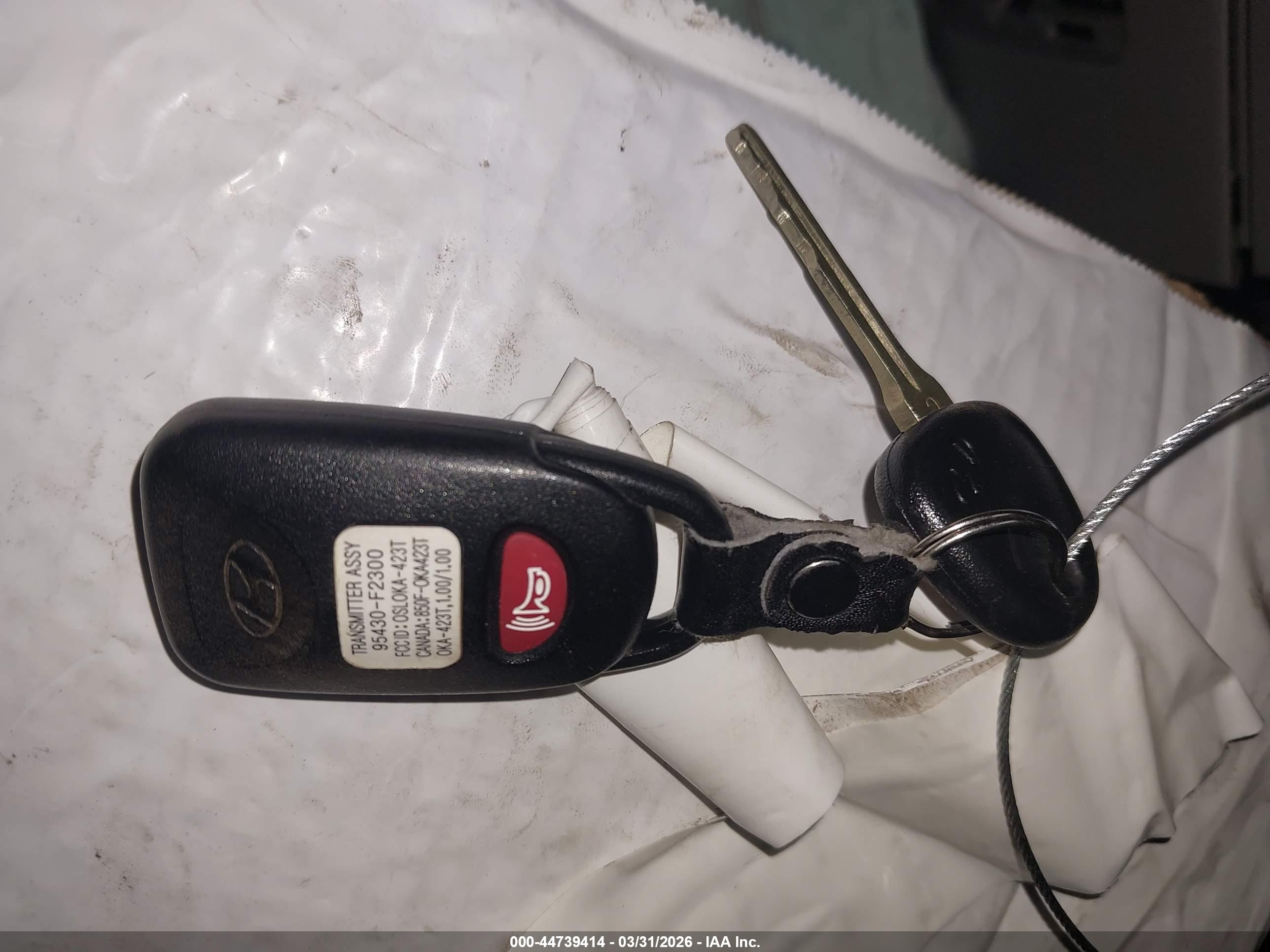 HYUNDAI ELANTRA image 11