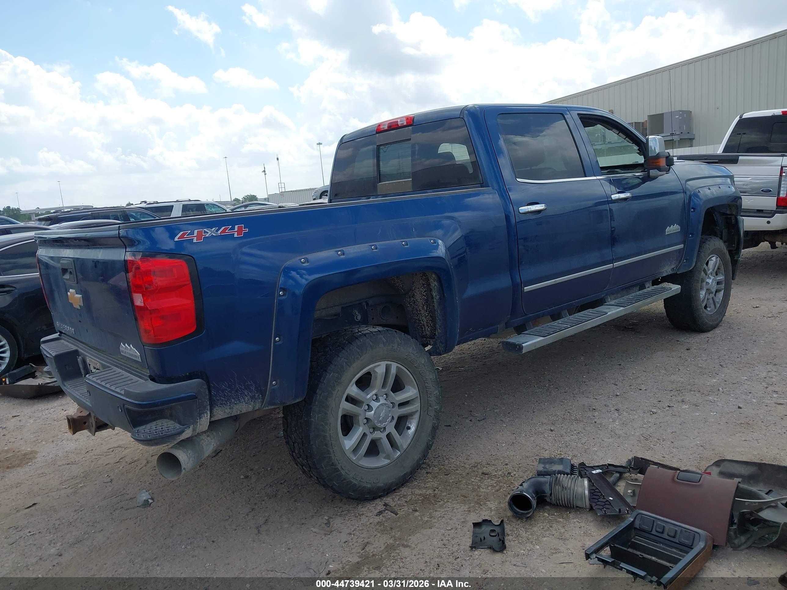 CHEVROLET SILVERADO image 4
