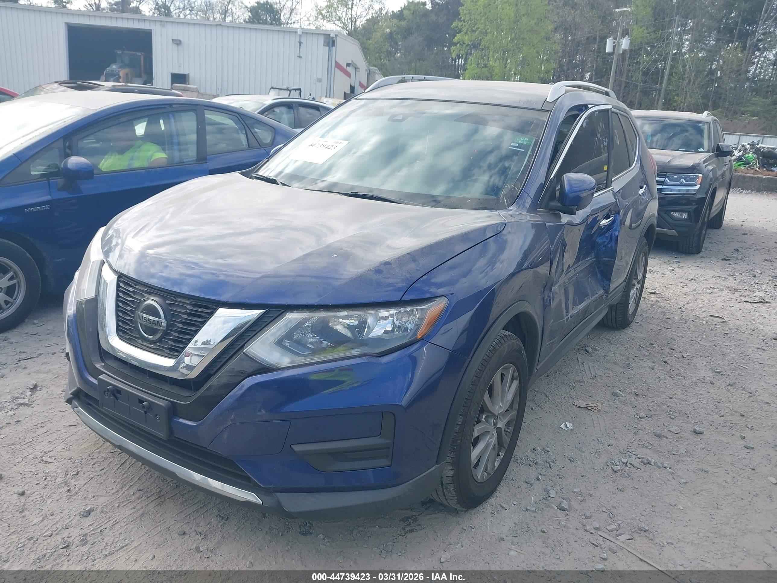 NISSAN ROGUE image 2