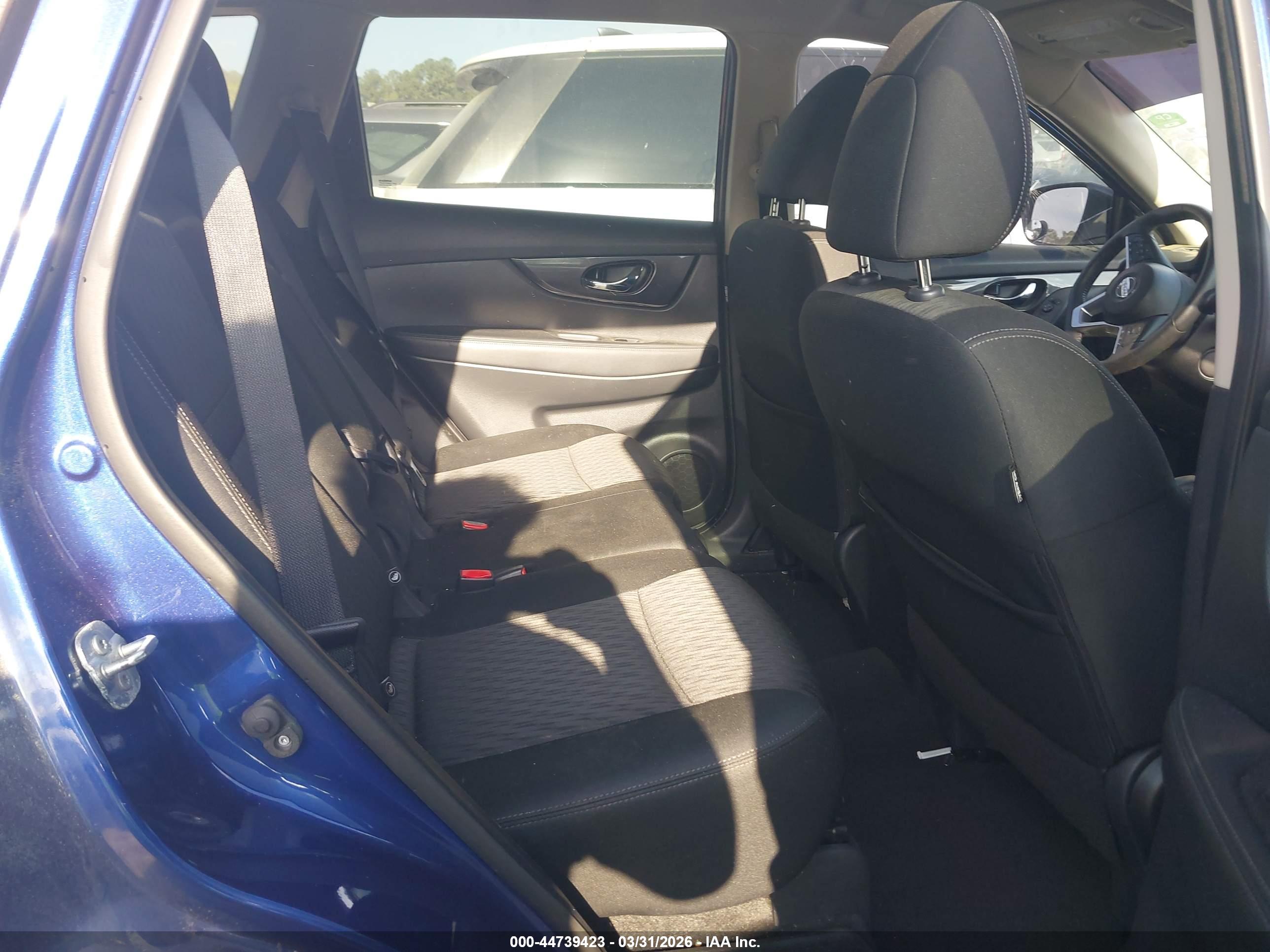 NISSAN ROGUE image 8
