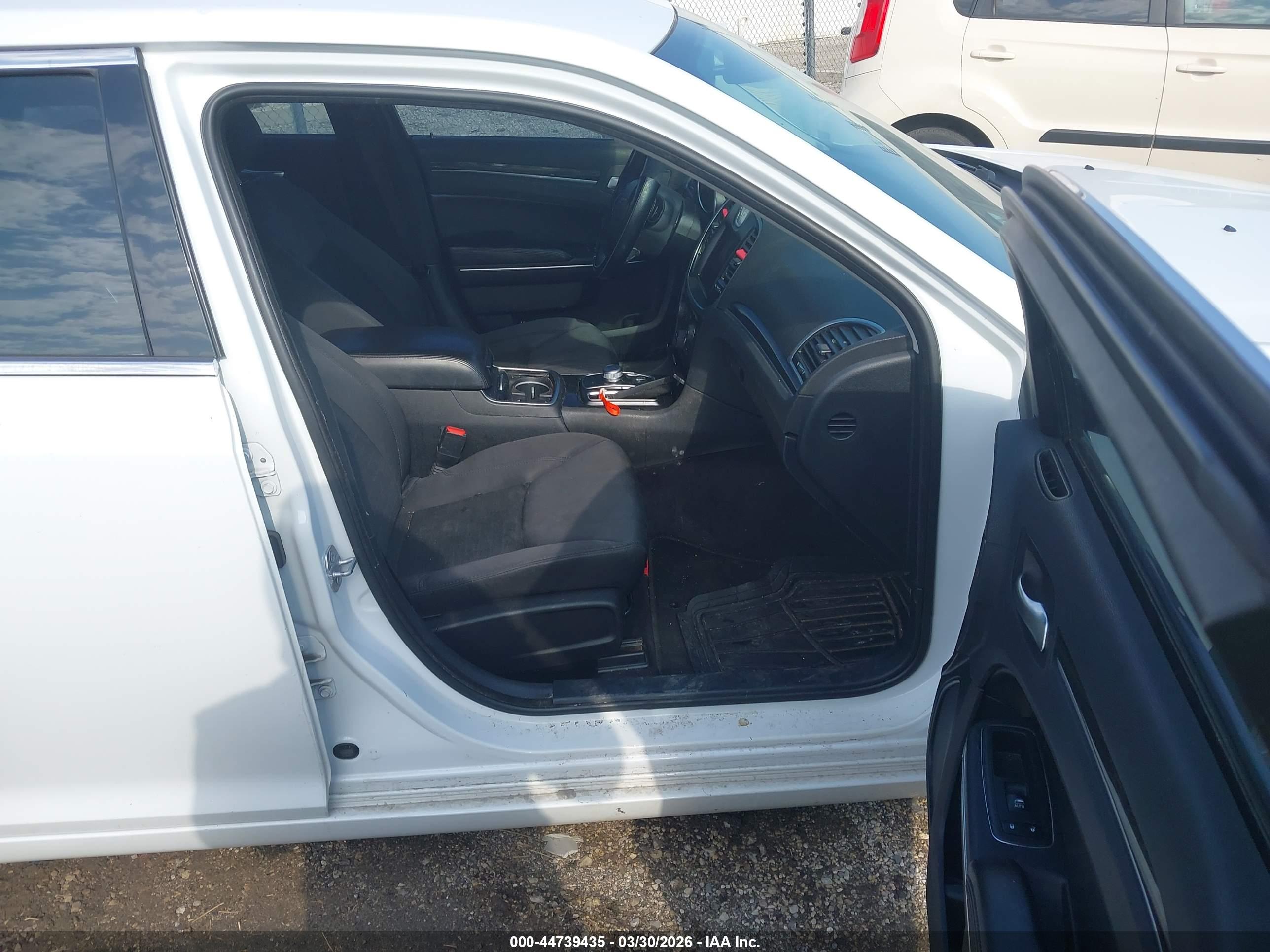 CHRYSLER 300 image 5