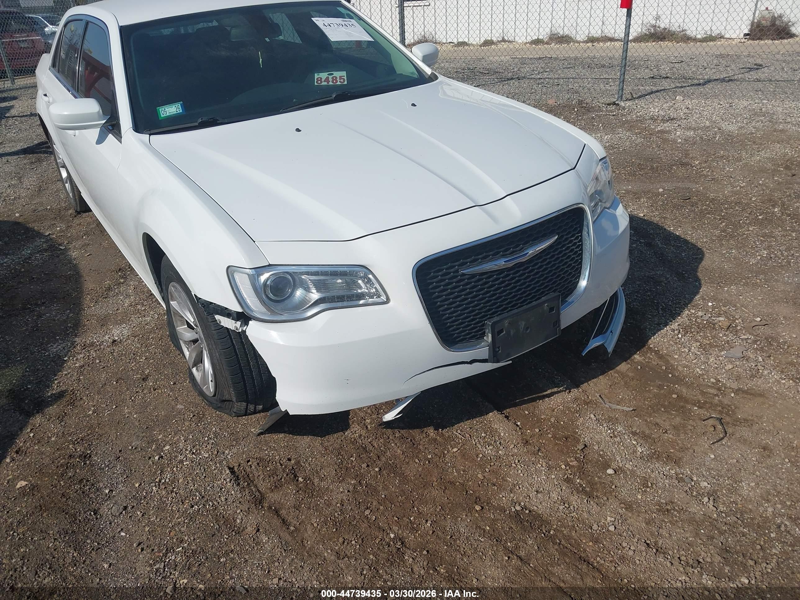 CHRYSLER 300 image 6