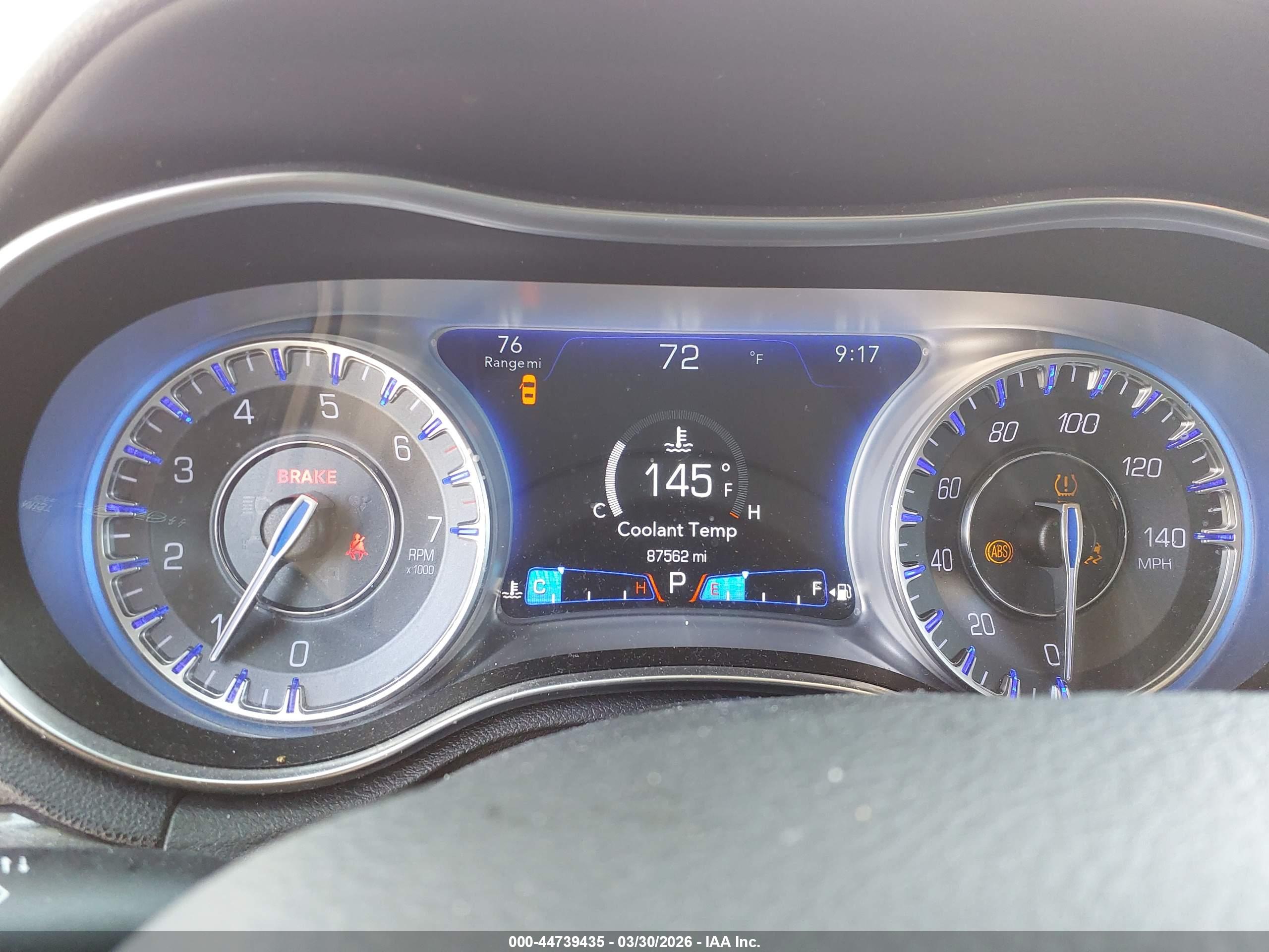 CHRYSLER 300 image 7