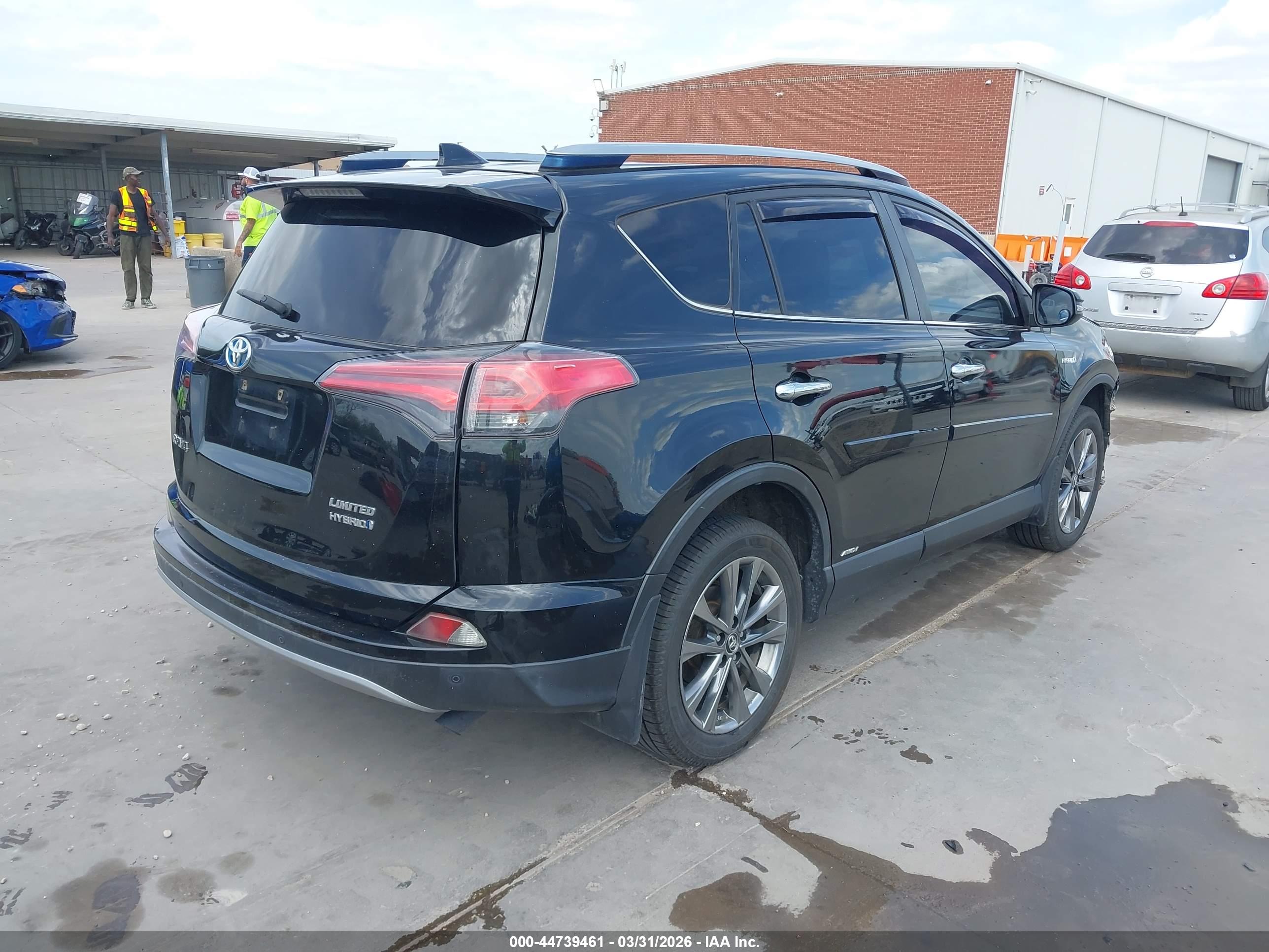 TOYOTA RAV4 image 4