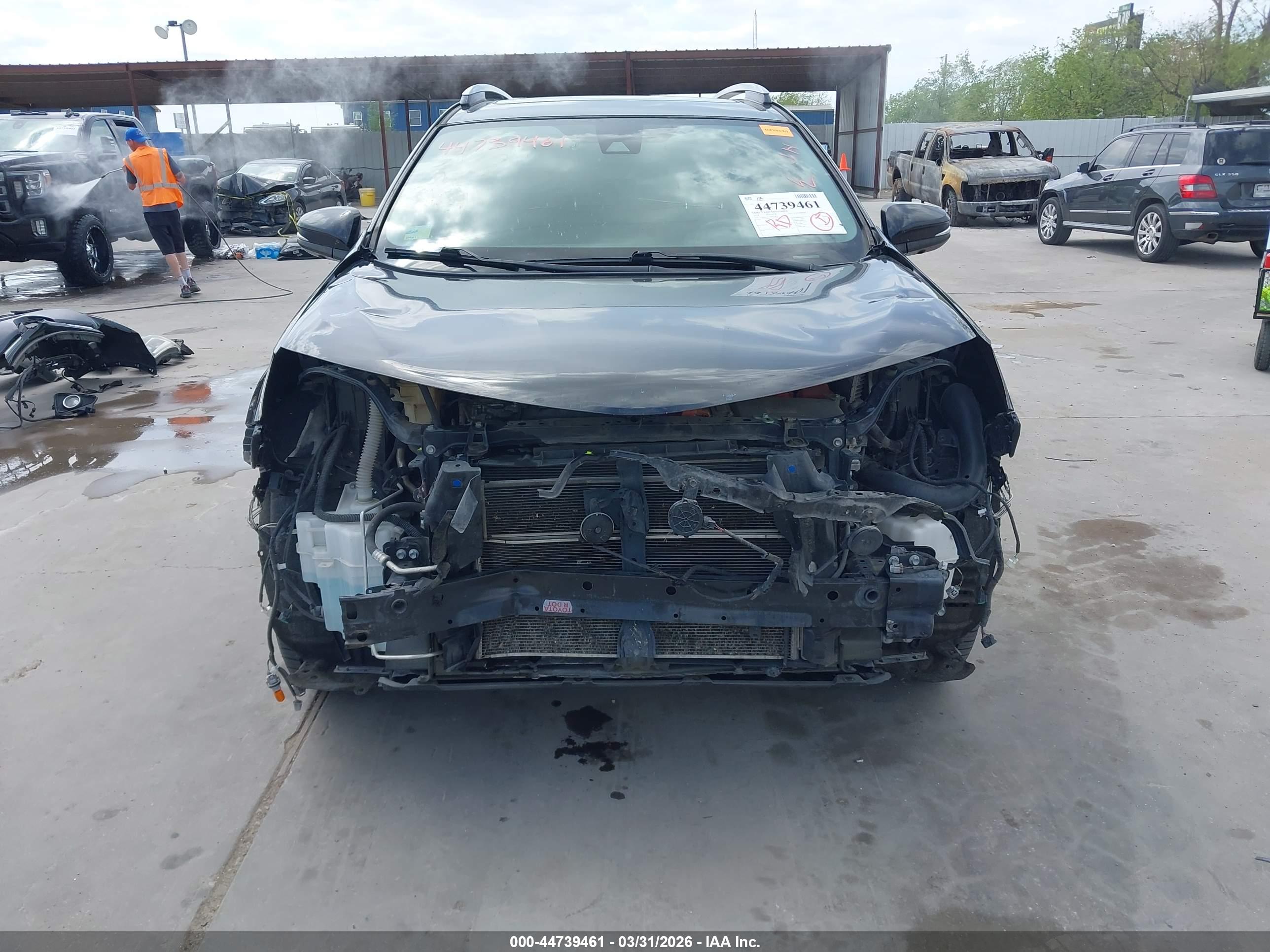 TOYOTA RAV4 image 6
