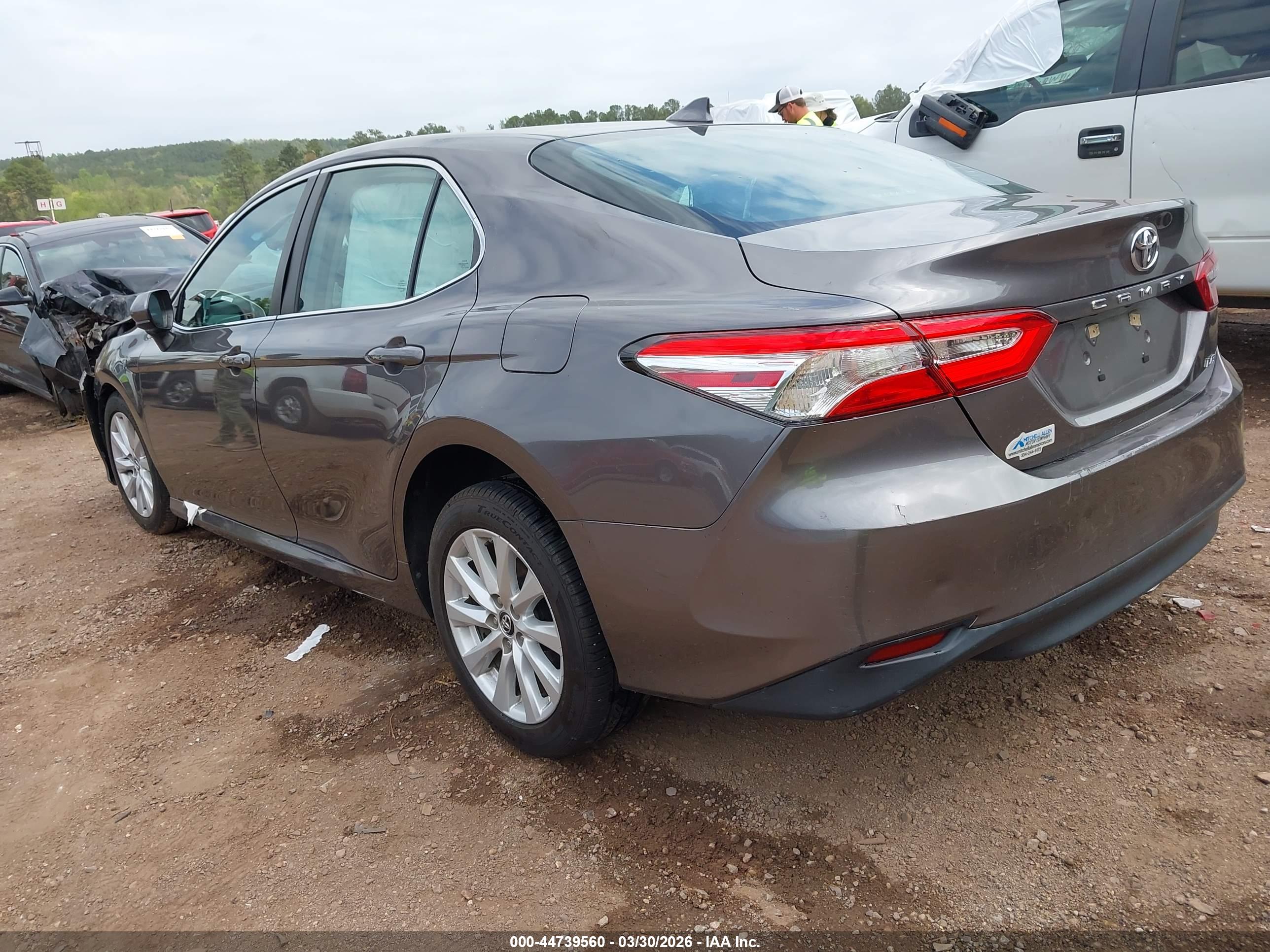 TOYOTA CAMRY image 3