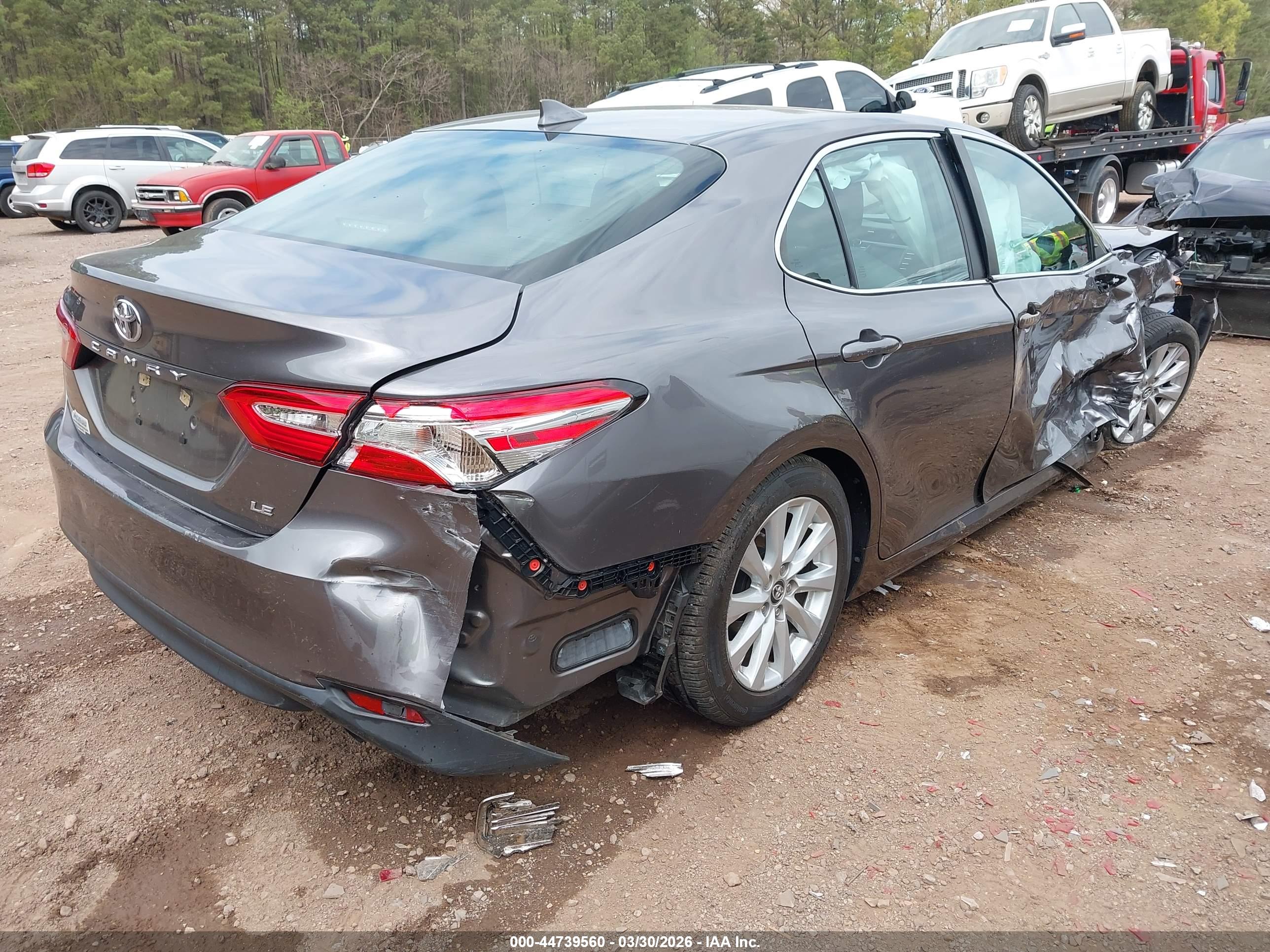 TOYOTA CAMRY image 4