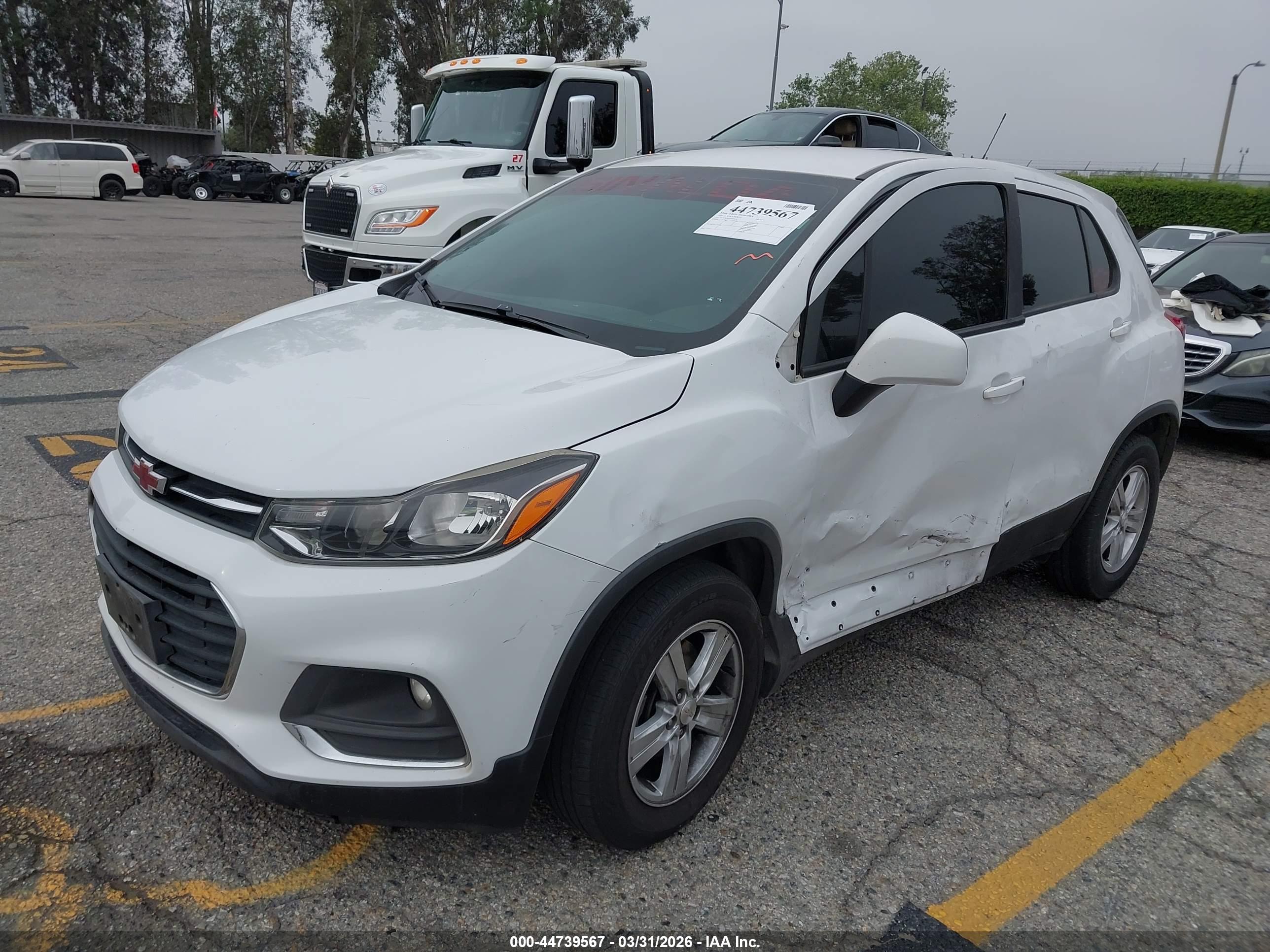 CHEVROLET TRAX image 2