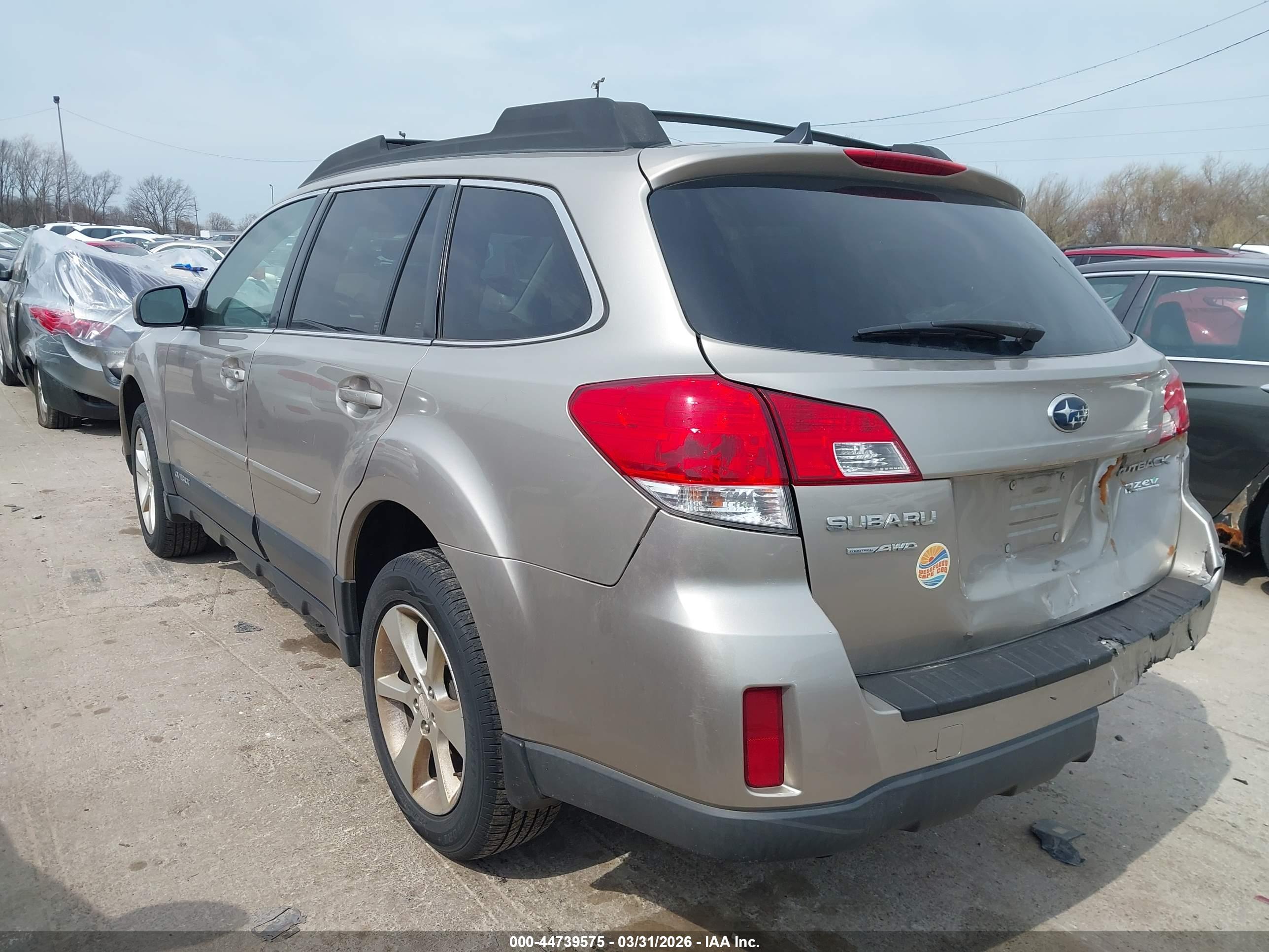 SUBARU OUTBACK image 3