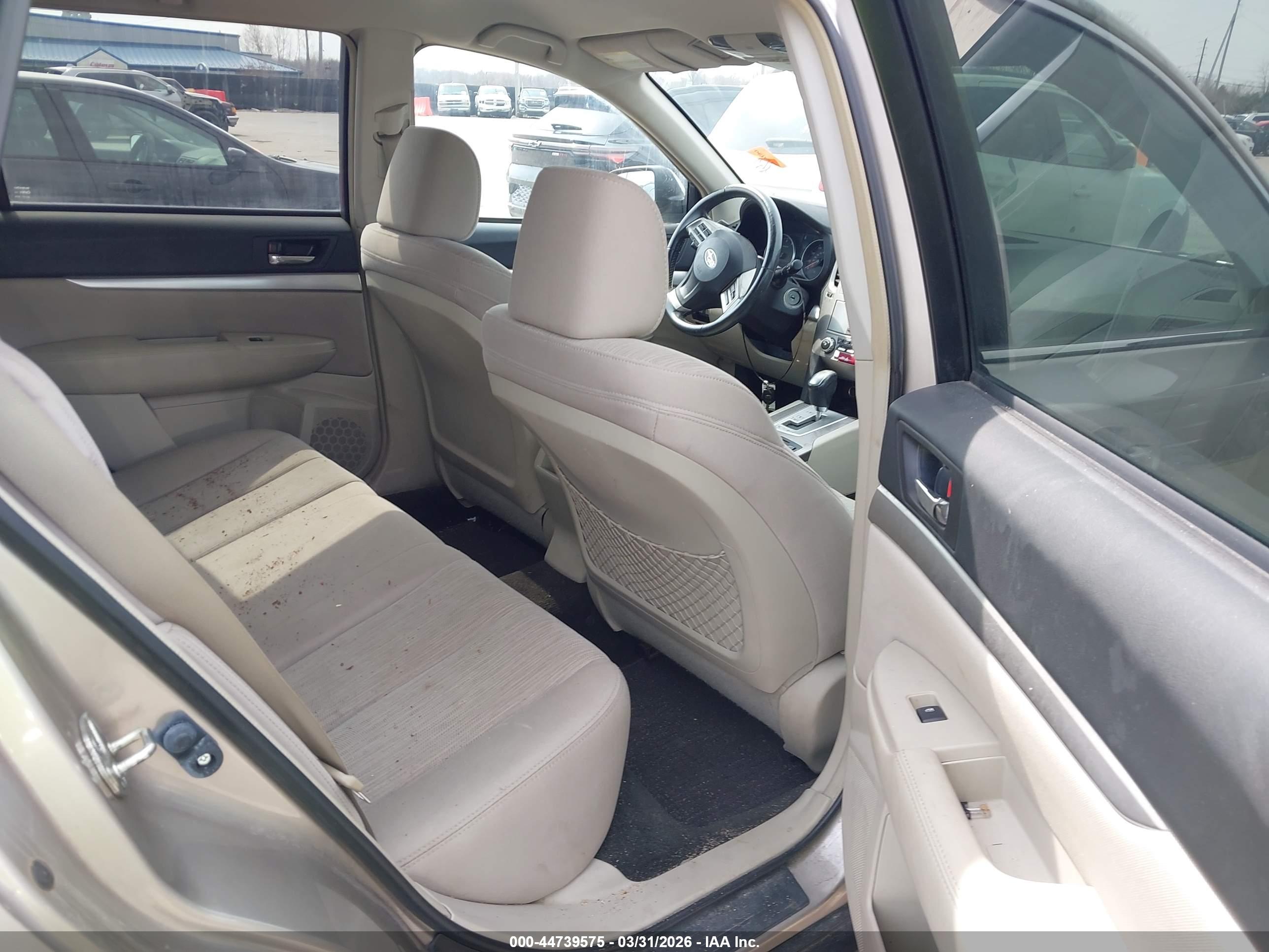 SUBARU OUTBACK image 8