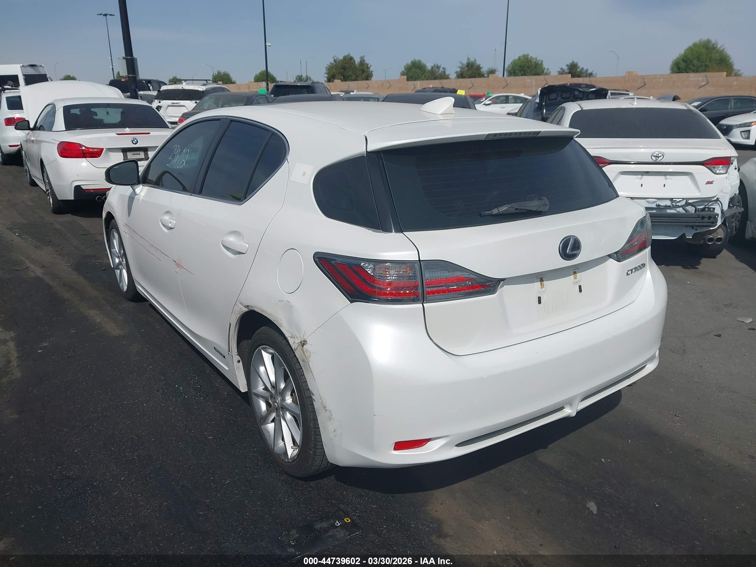 LEXUS CT image 3