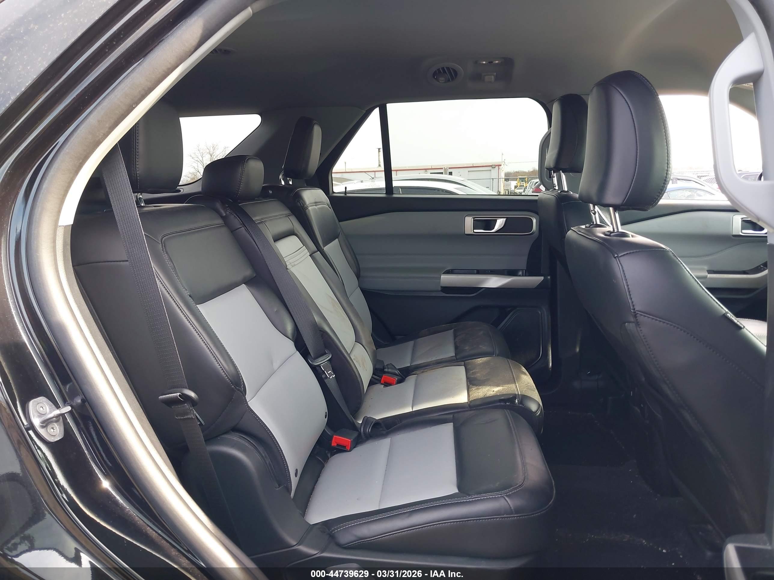 FORD EXPLORER image 8