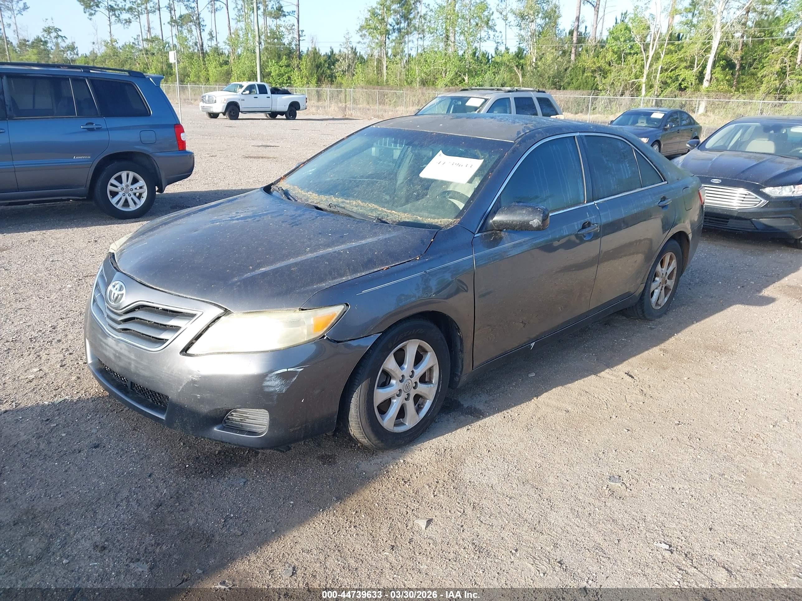 TOYOTA CAMRY image 2