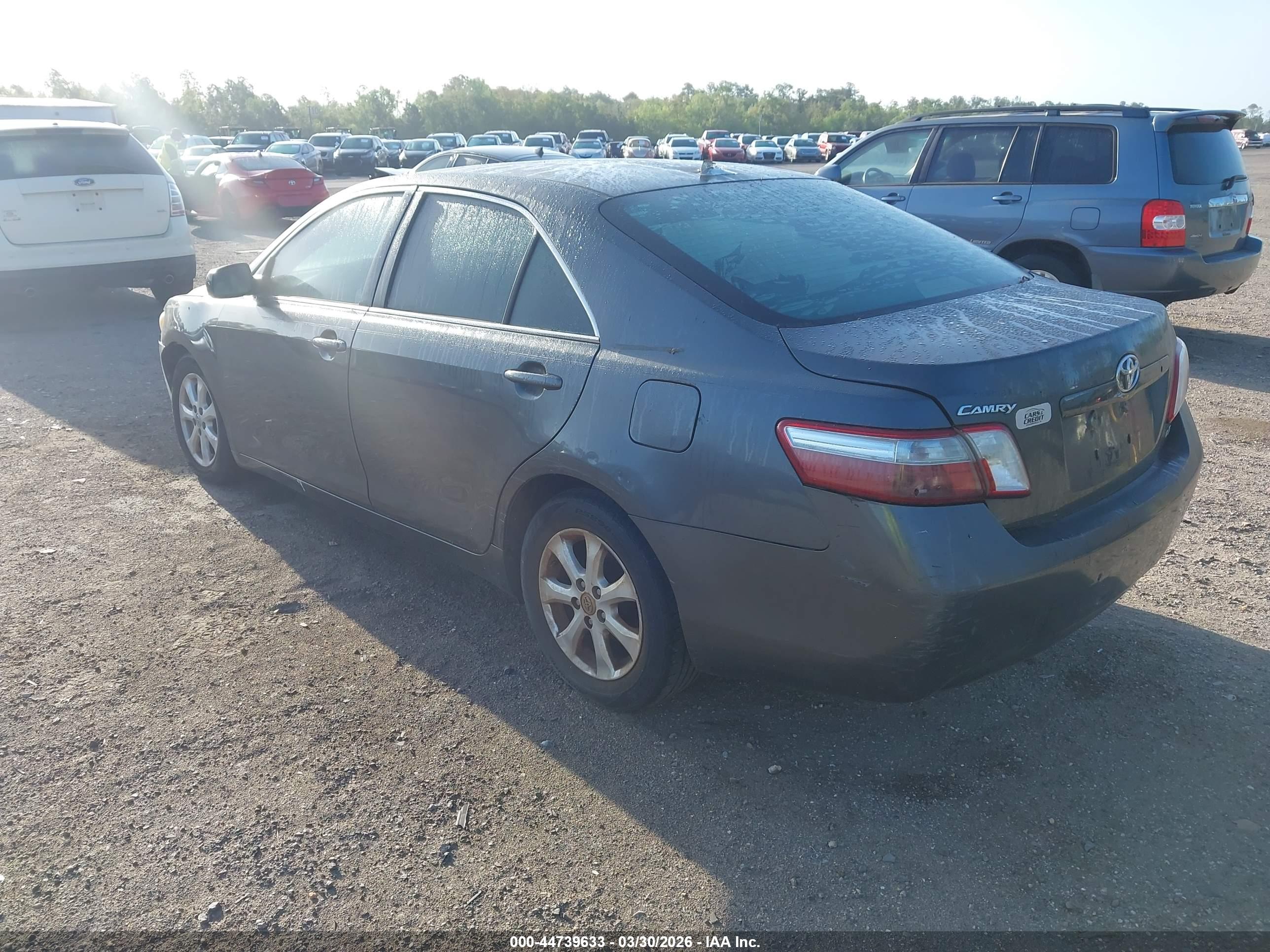 TOYOTA CAMRY image 3