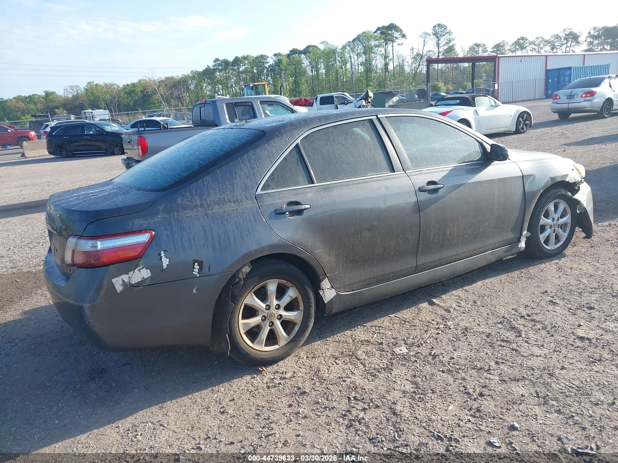 TOYOTA CAMRY image 4