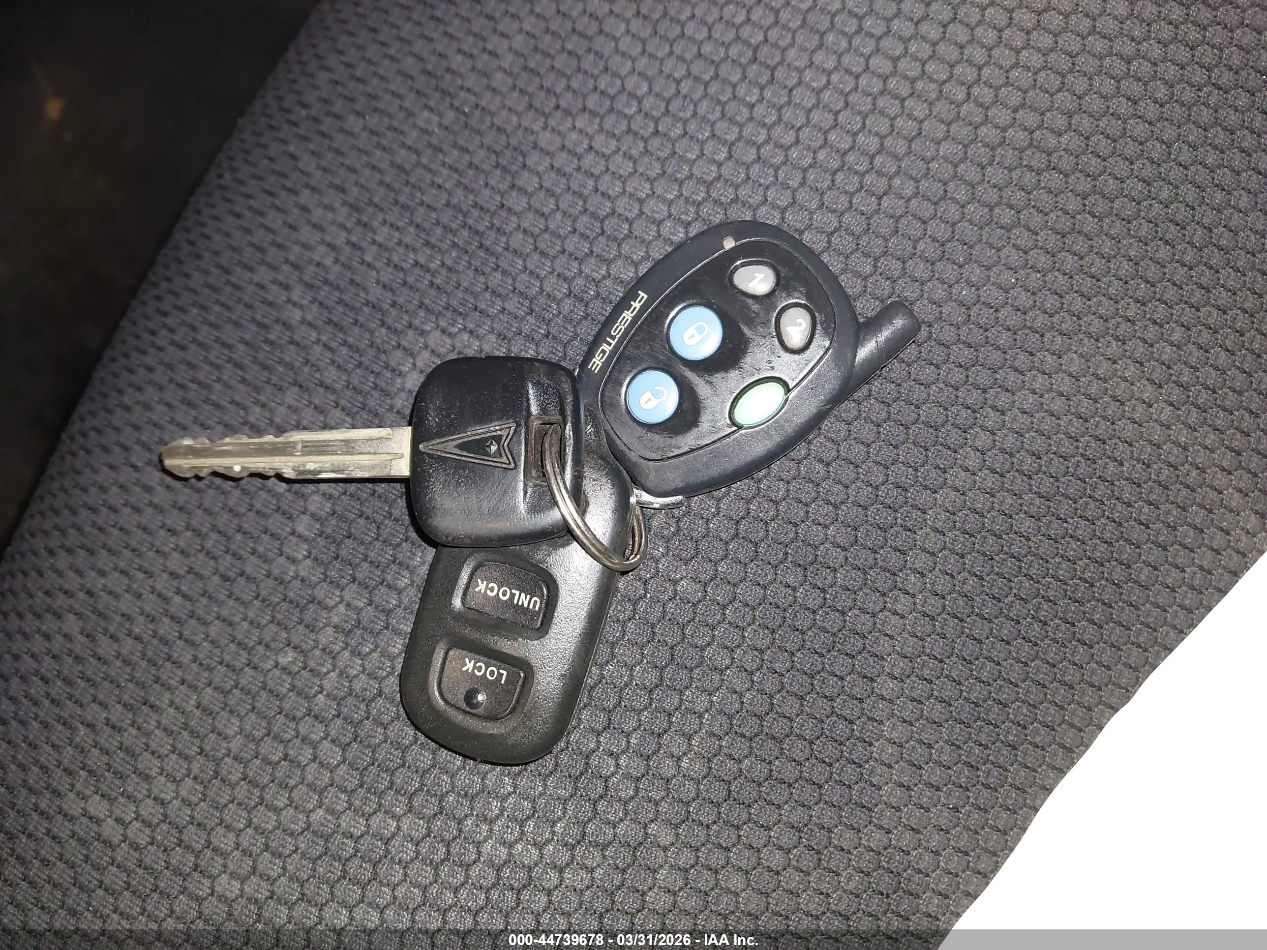 PONTIAC VIBE image 11