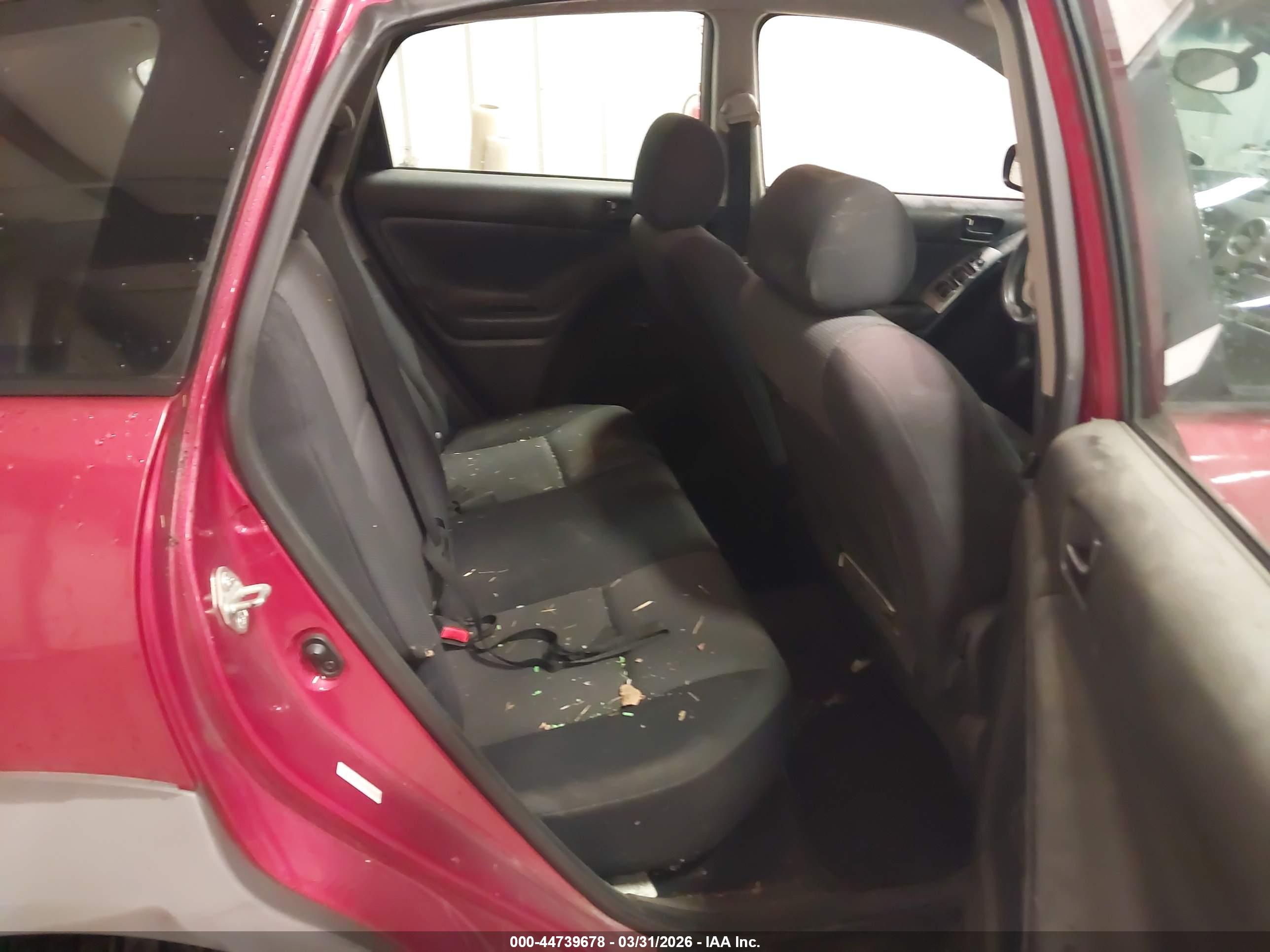 PONTIAC VIBE image 8