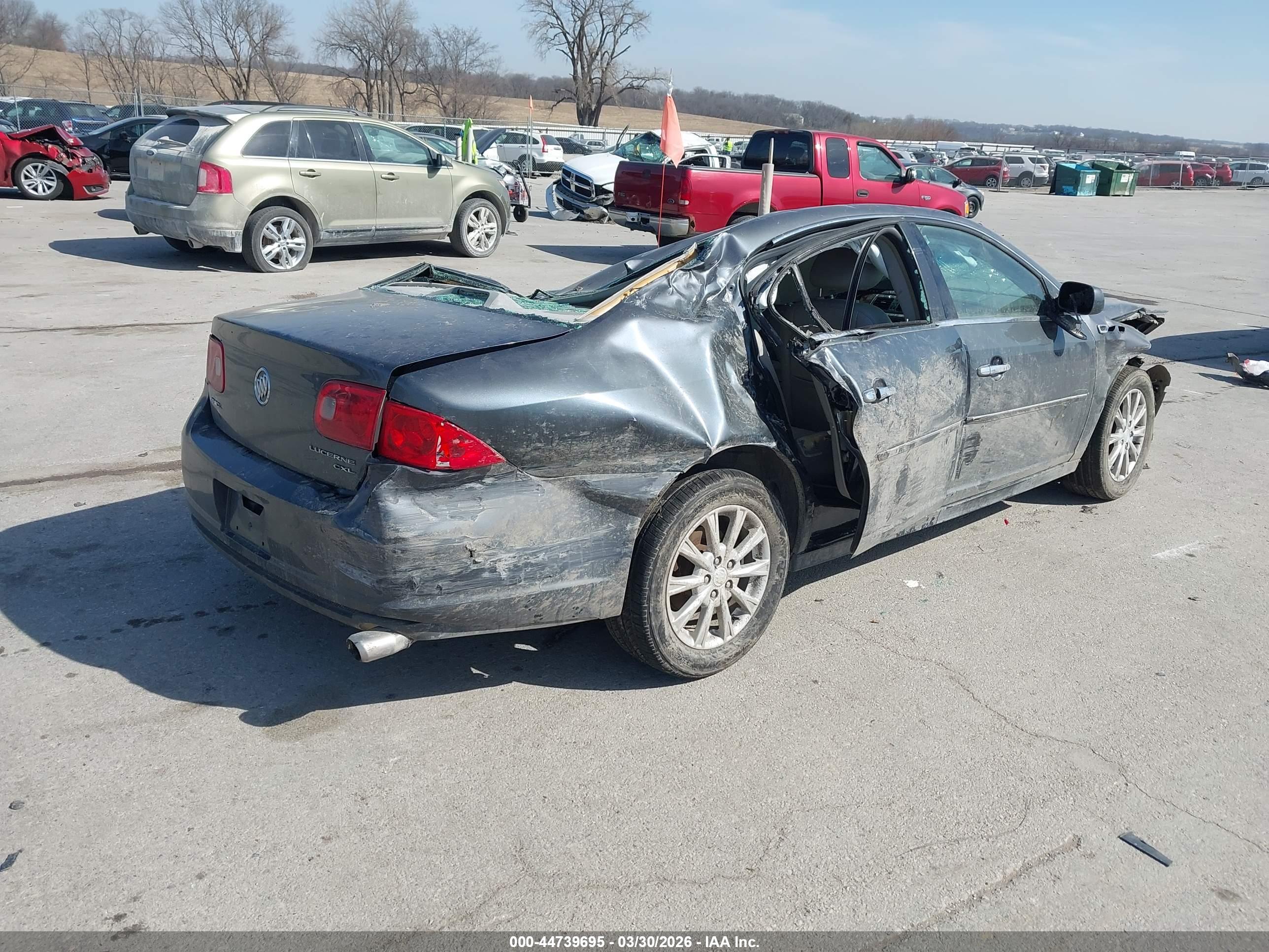 BUICK LUCERNE image 4
