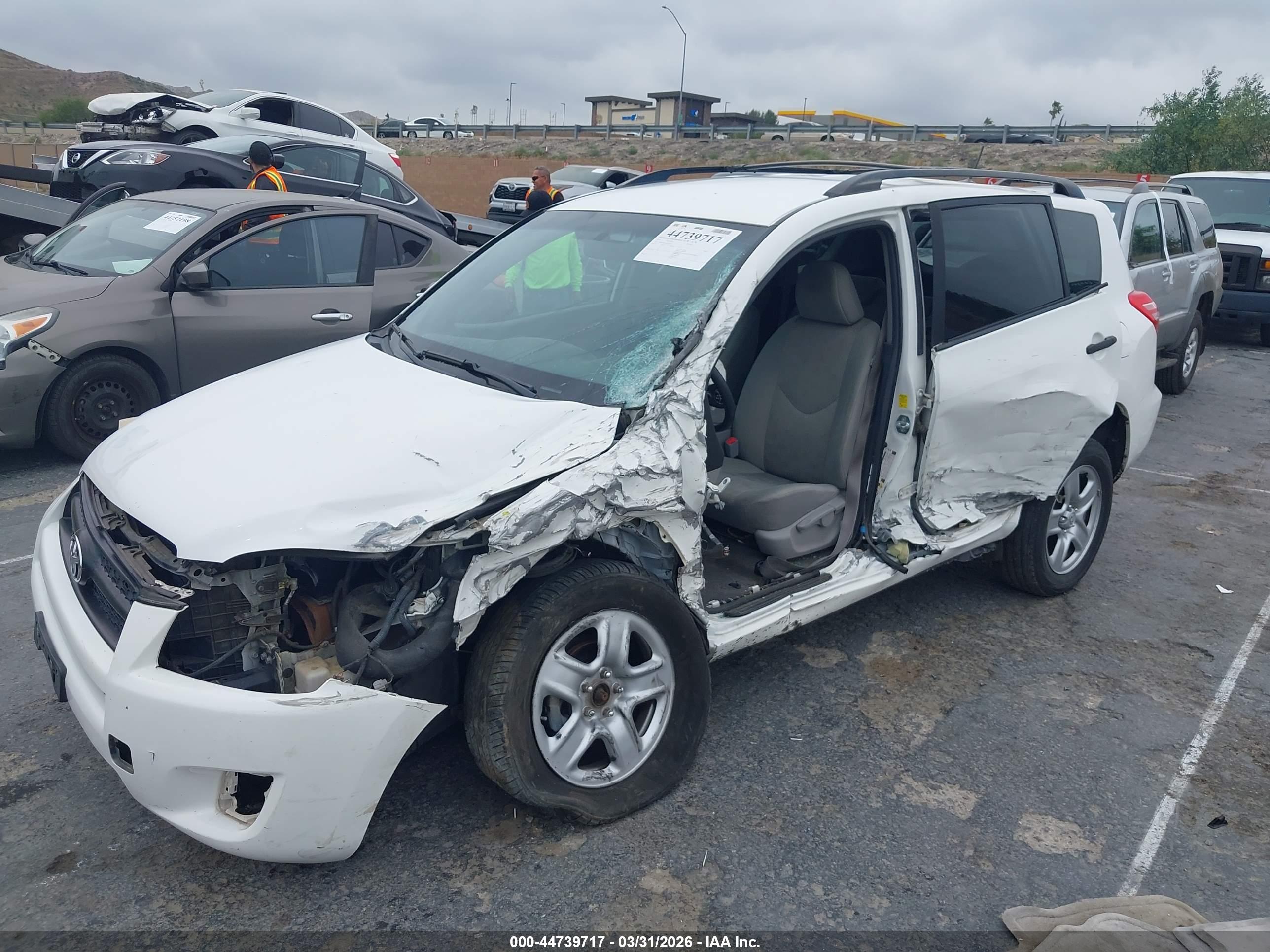 TOYOTA RAV4 image 6