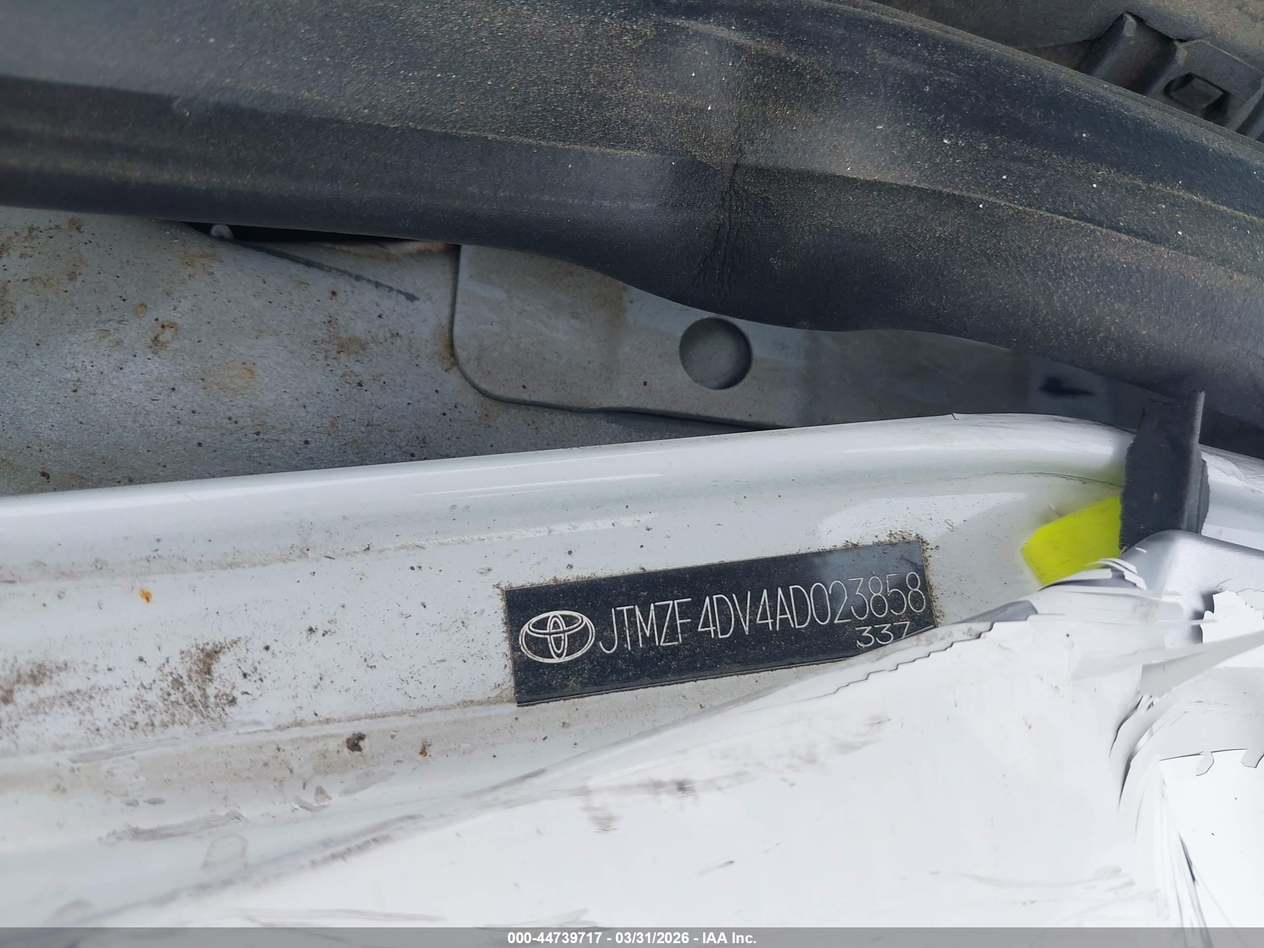 TOYOTA RAV4 image 9