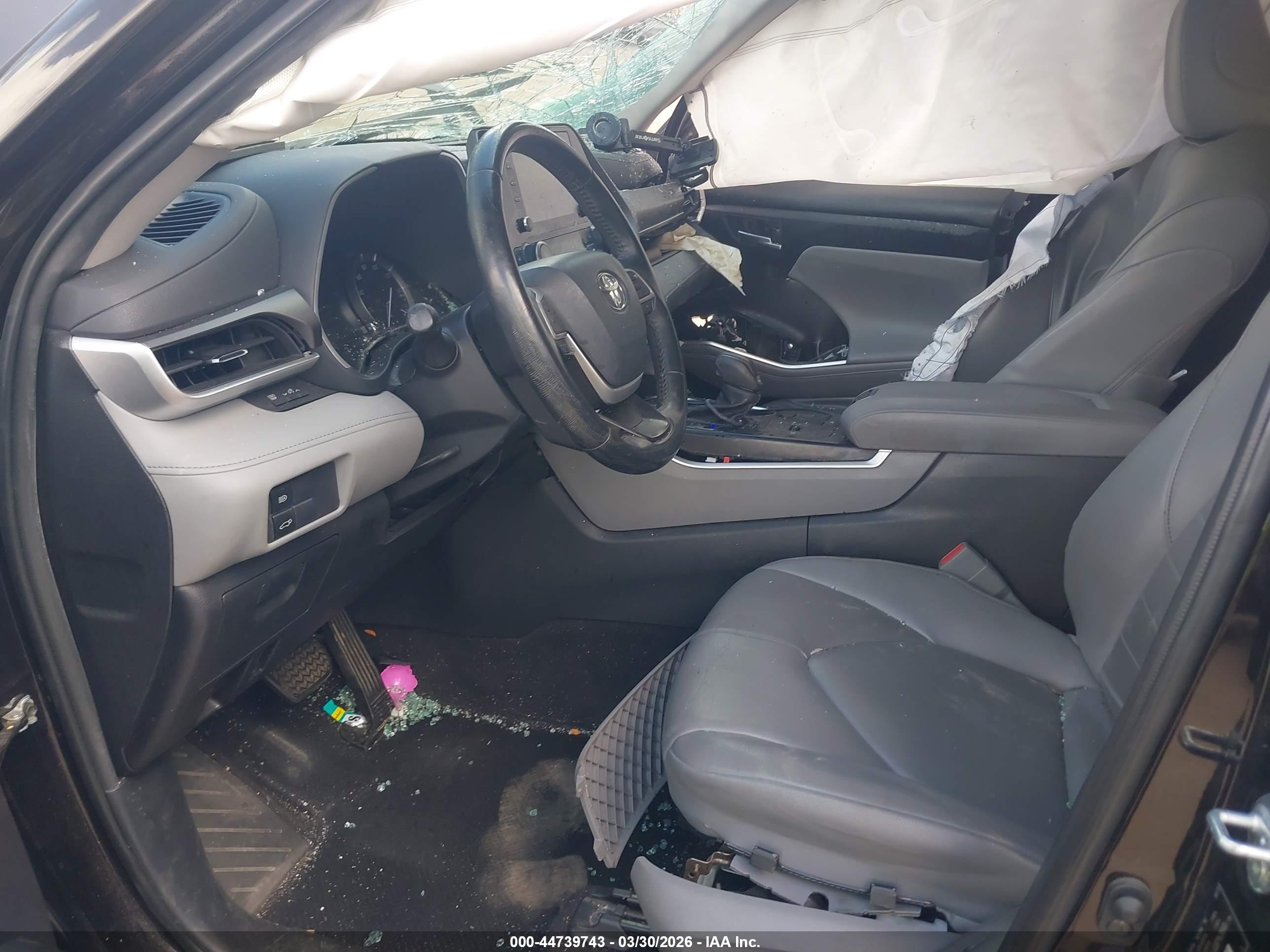 TOYOTA HIGHLANDER image 5