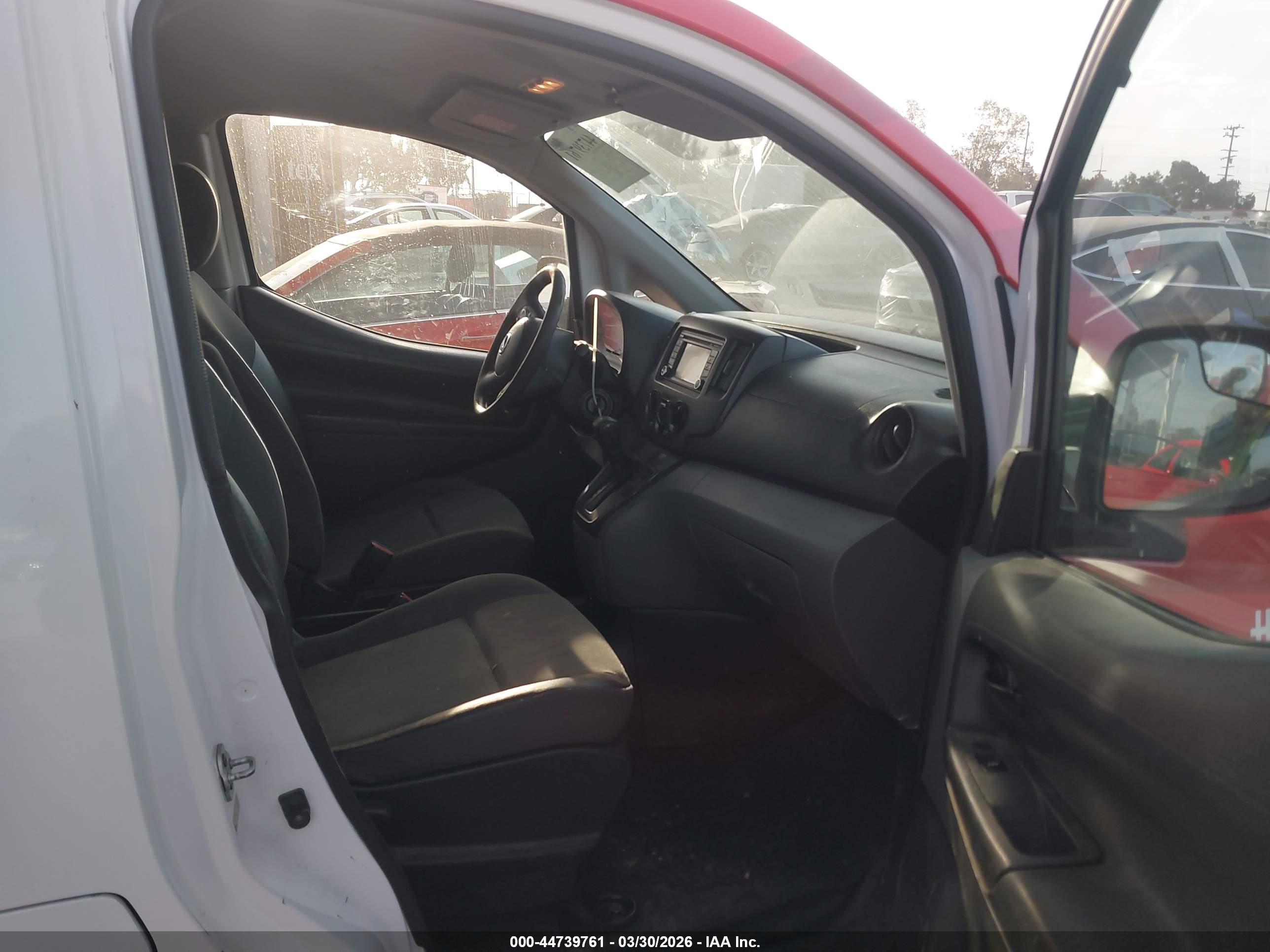NISSAN NV200 image 5