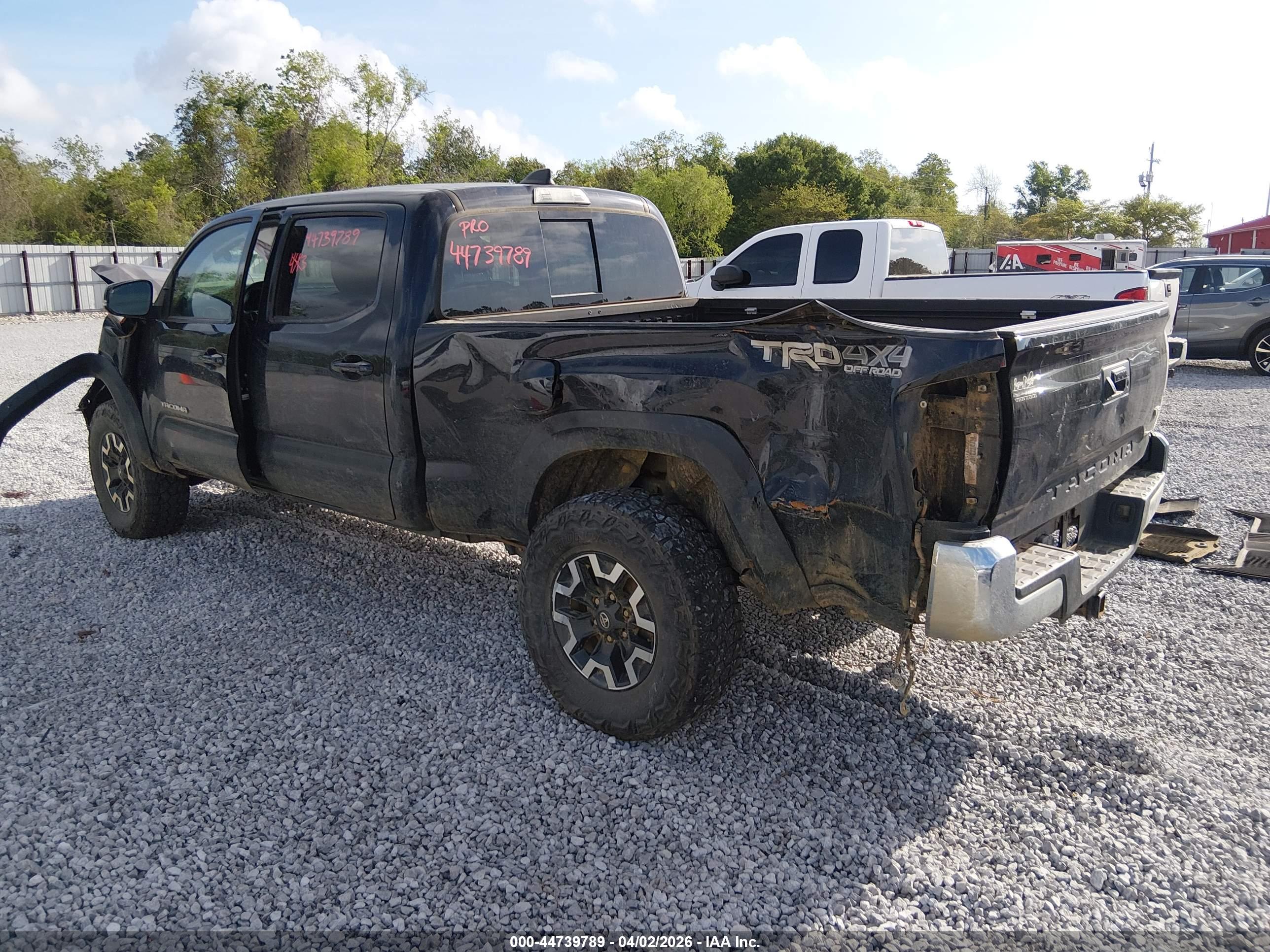 TOYOTA TACOMA image 3
