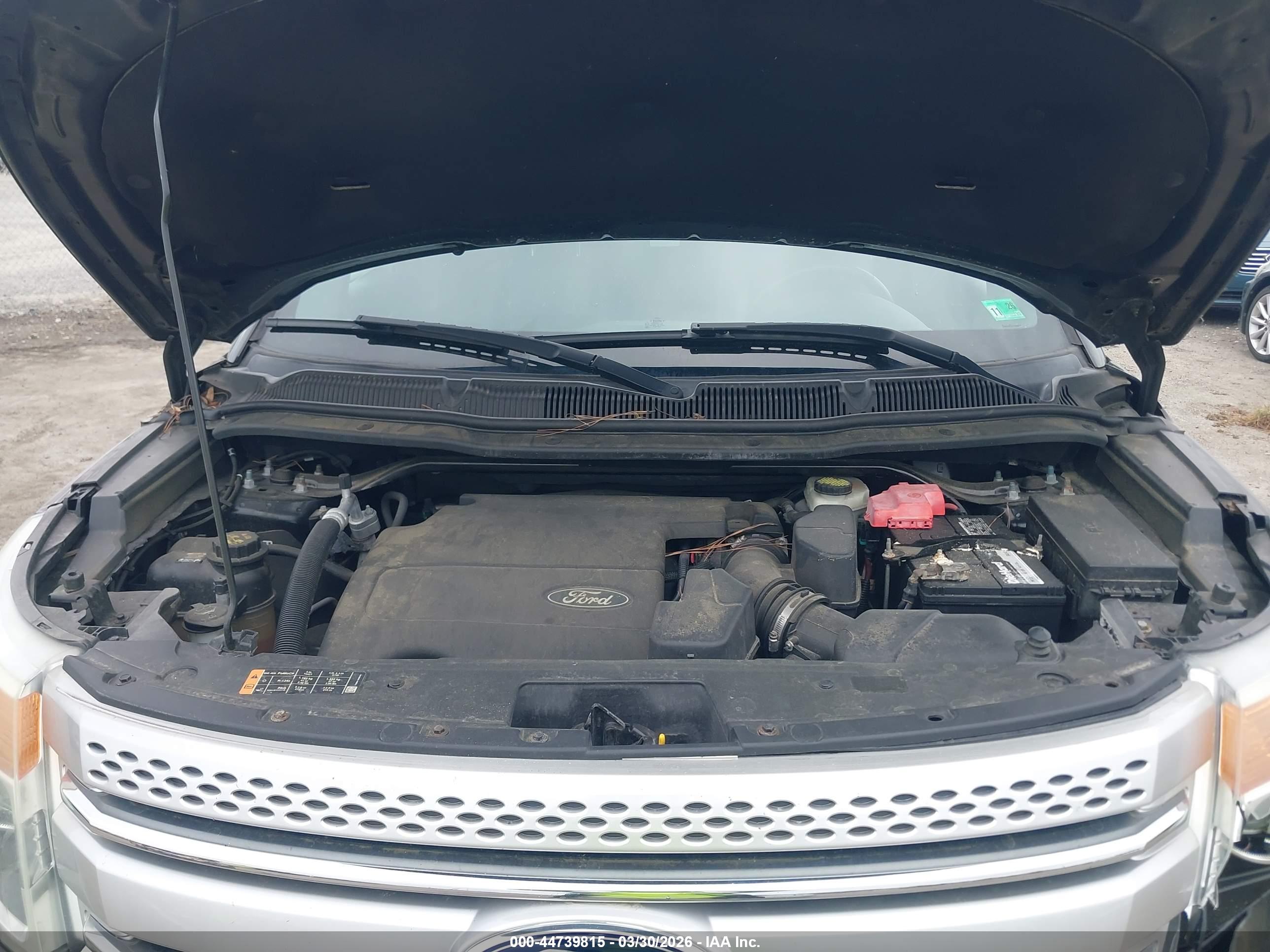 FORD EXPLORER image 10