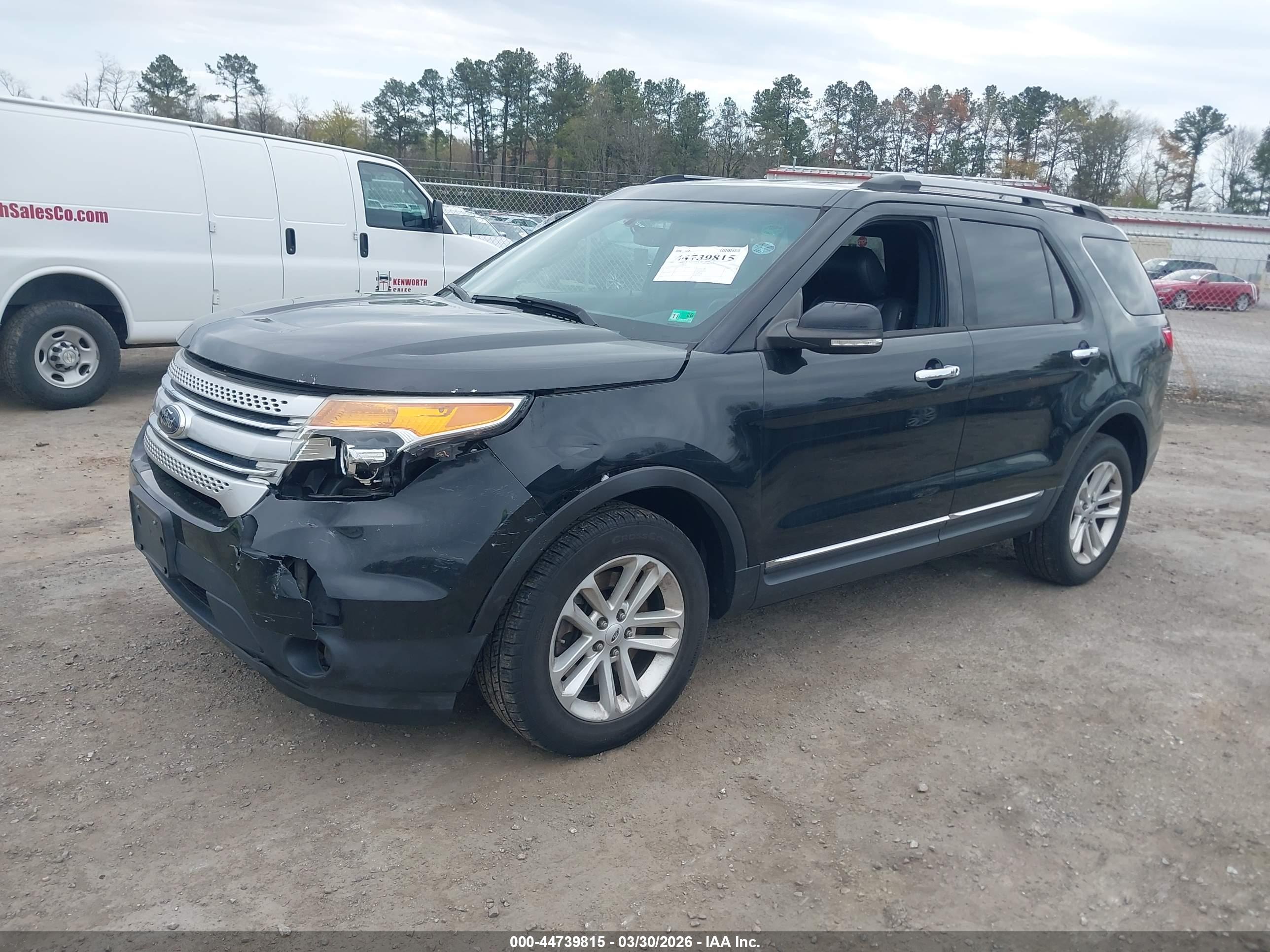 FORD EXPLORER image 2