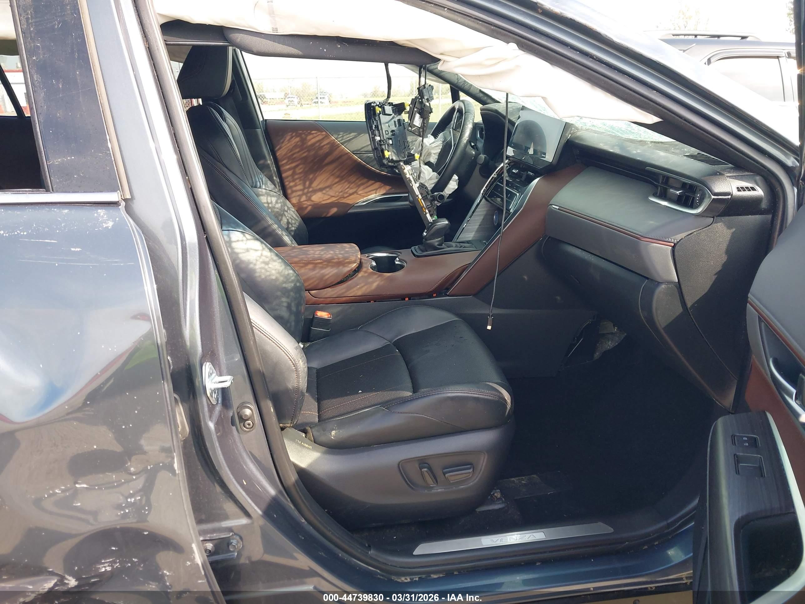 TOYOTA VENZA image 5