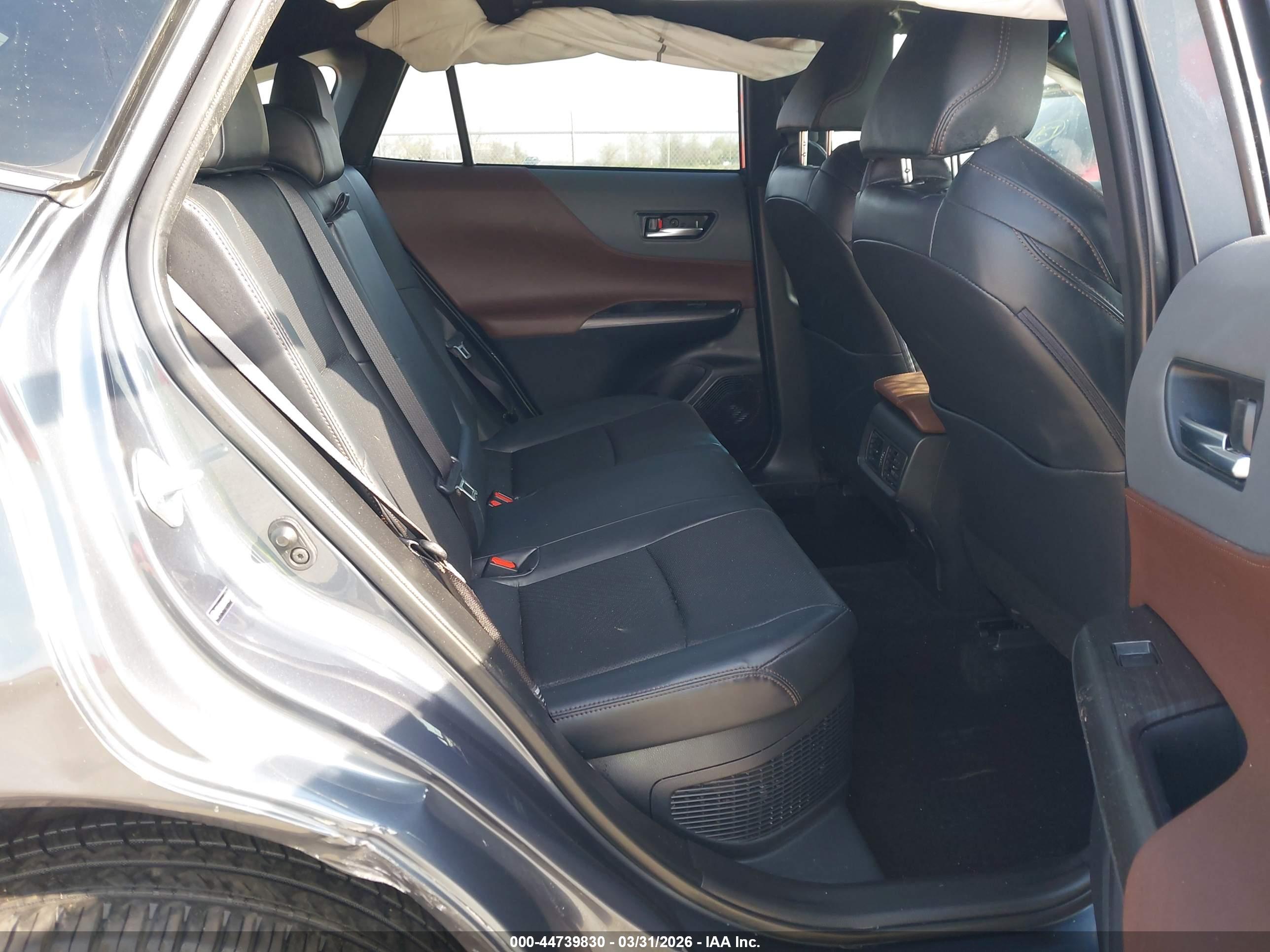 TOYOTA VENZA image 8