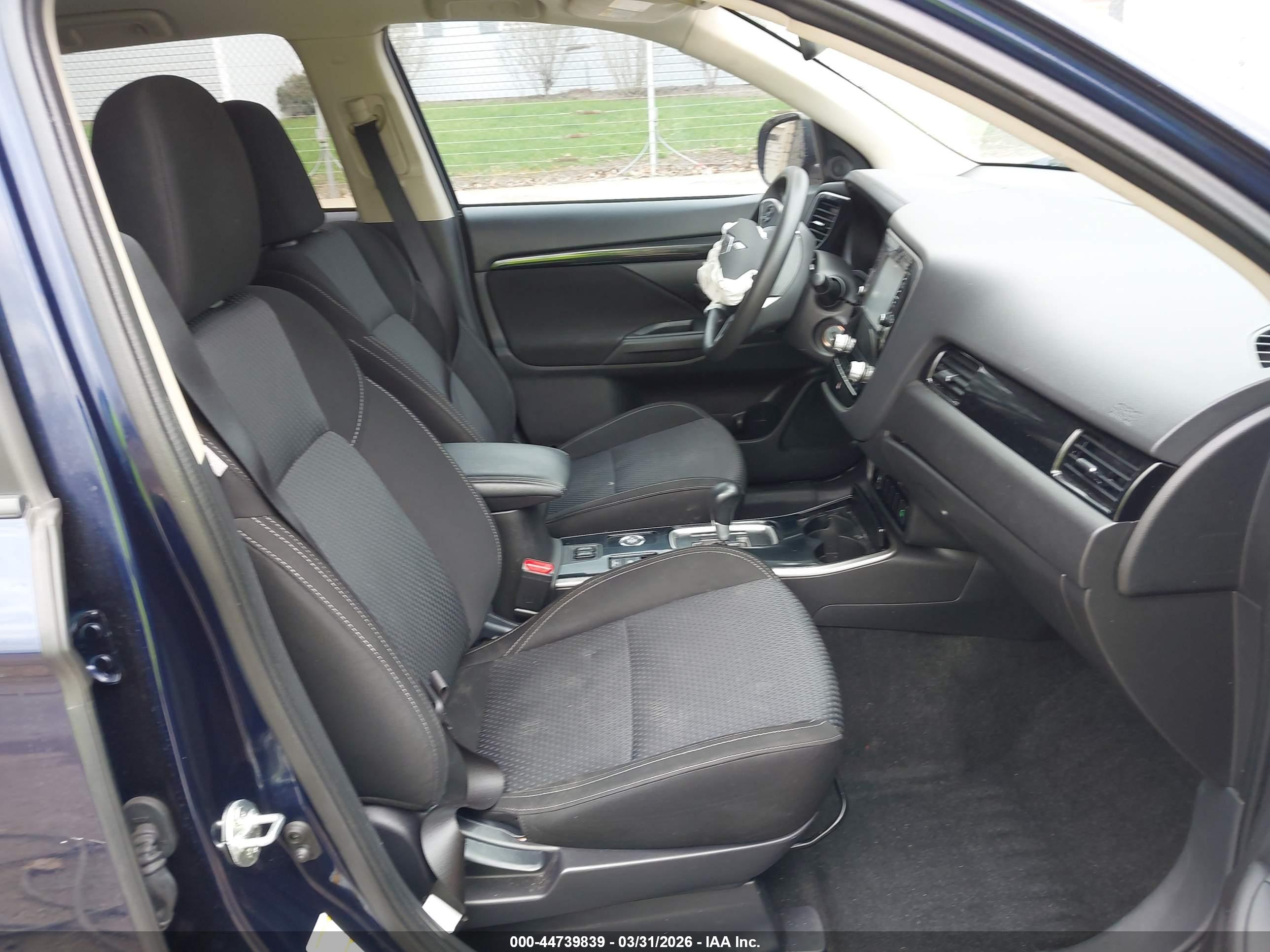 MITSUBISHI OUTLANDER image 5