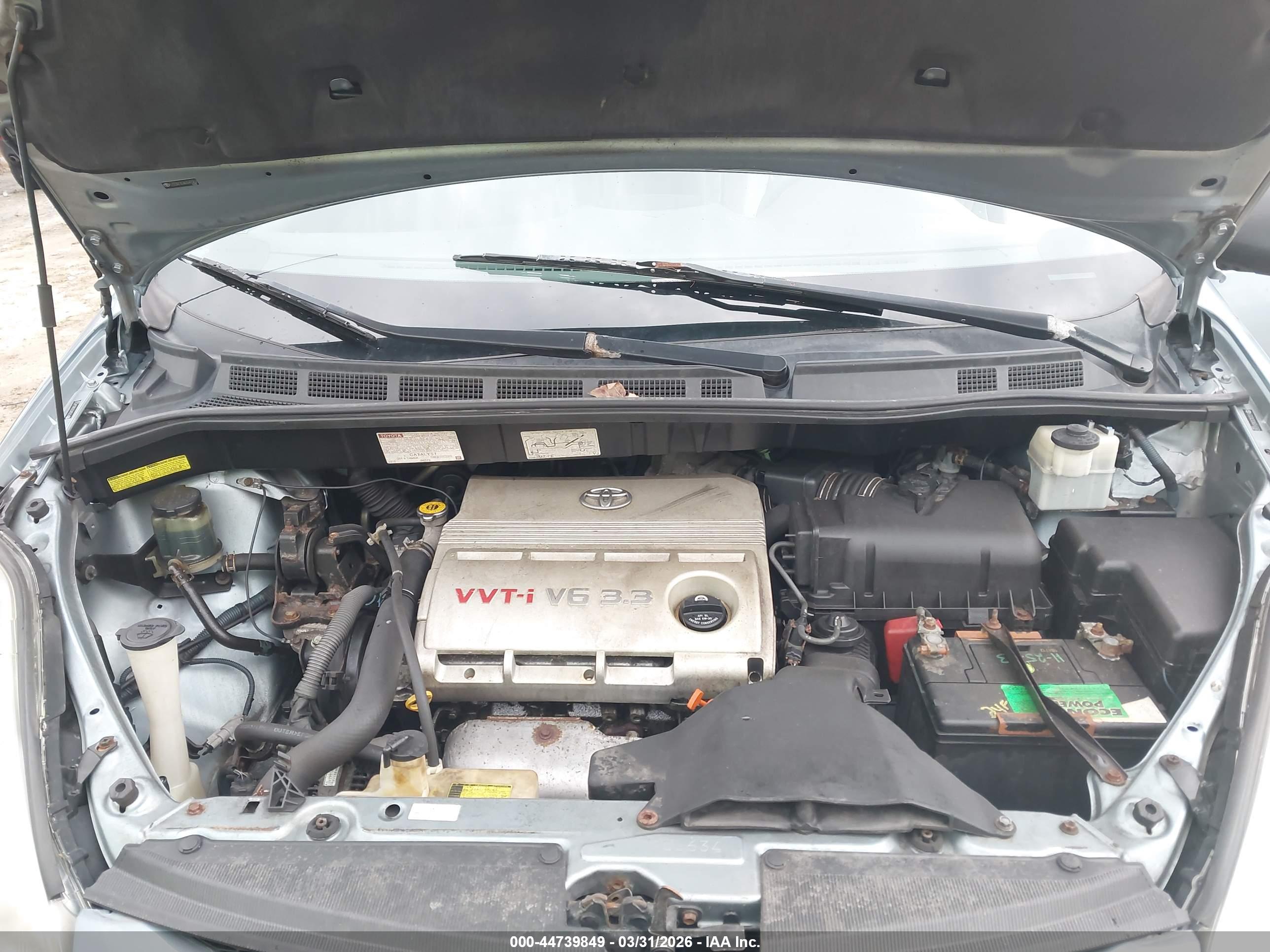 TOYOTA SIENNA image 10