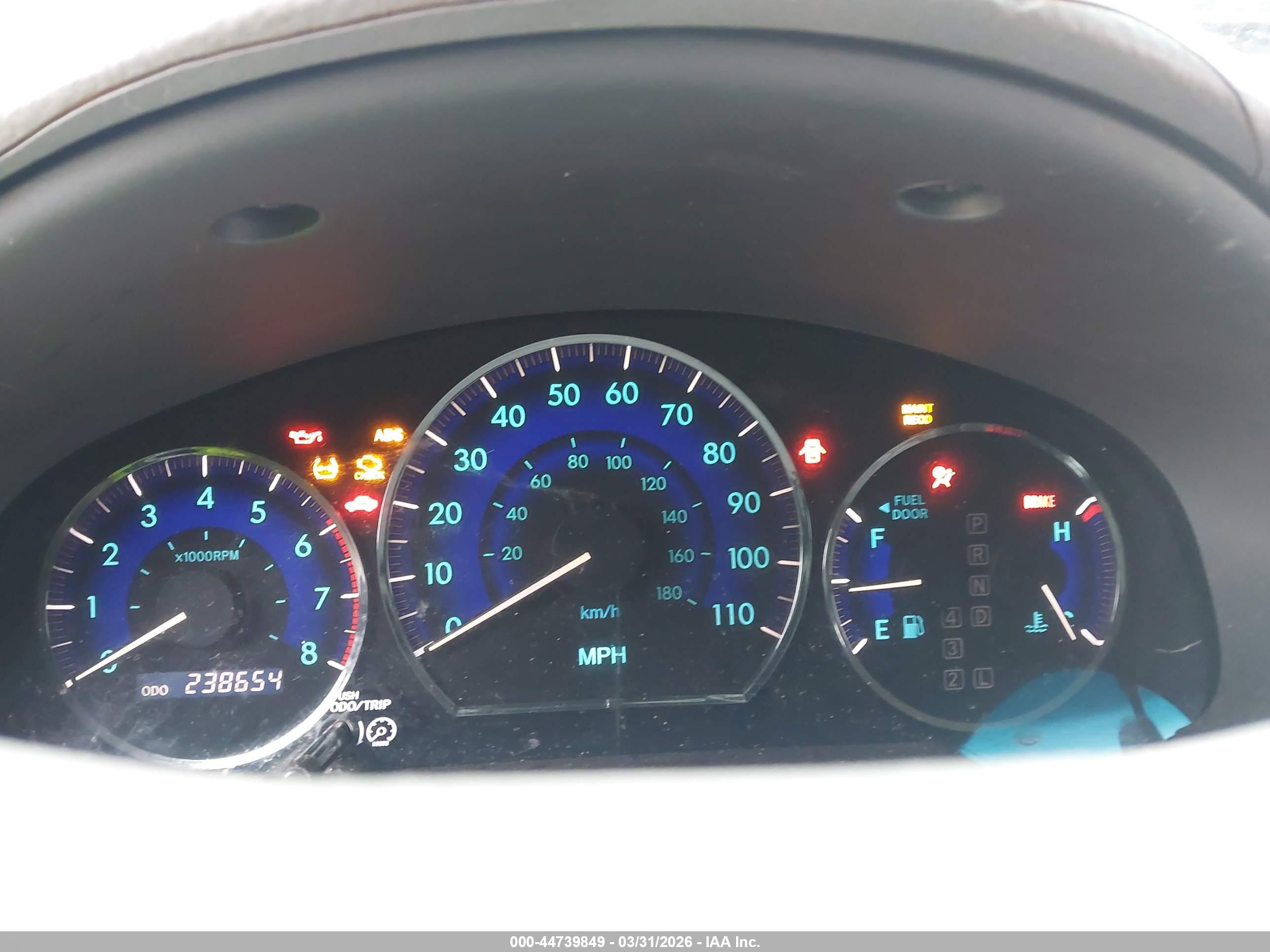 TOYOTA SIENNA image 7