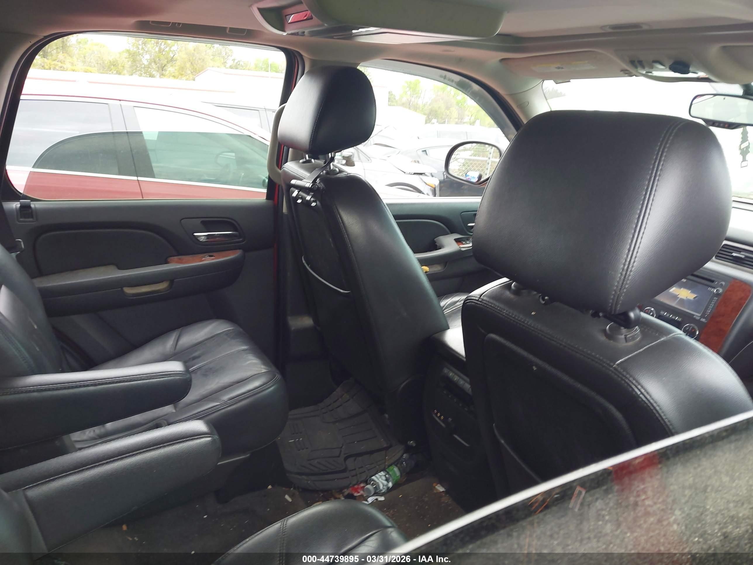 CHEVROLET TAHOE image 8