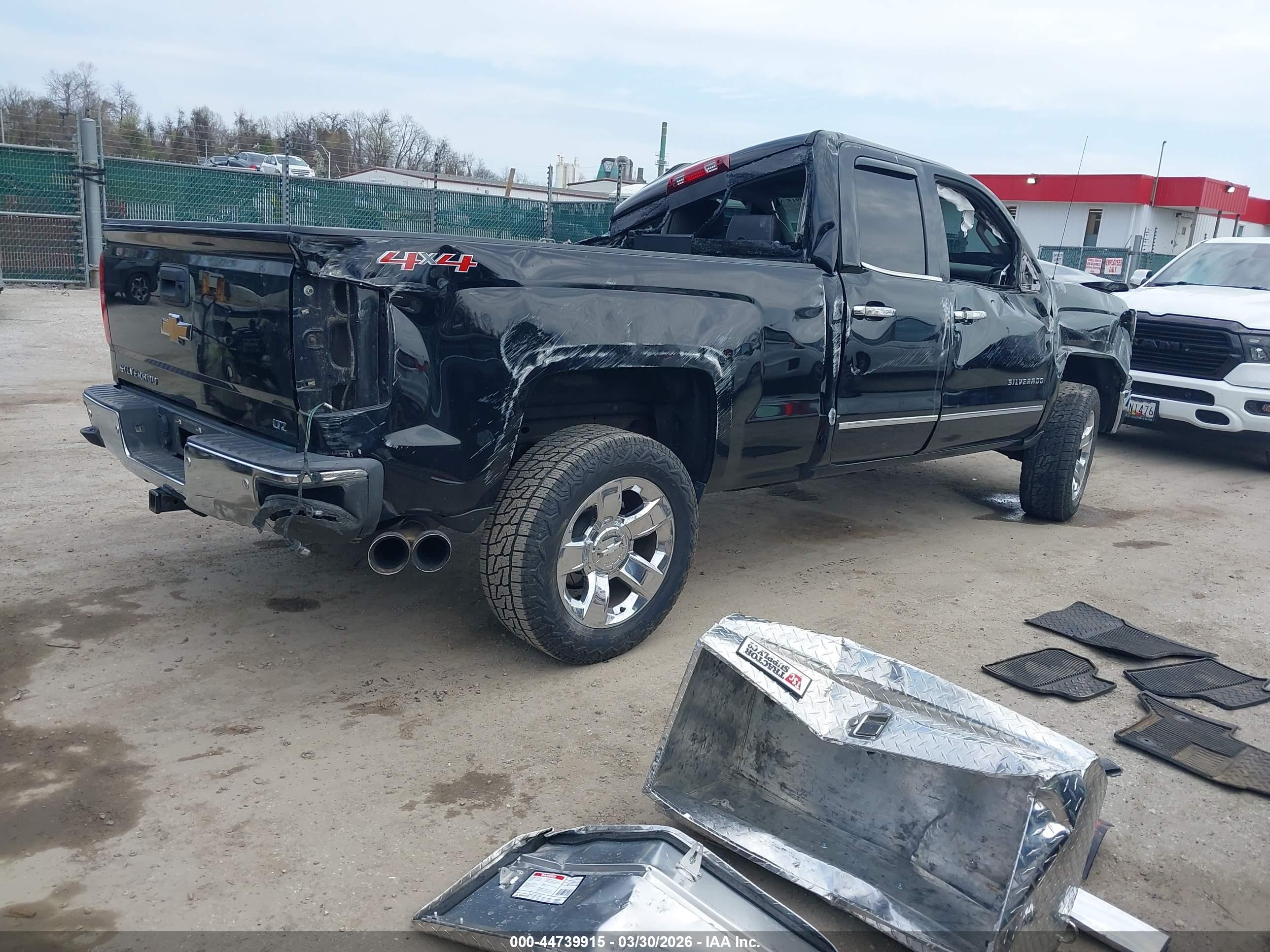 CHEVROLET SILVERADO image 4