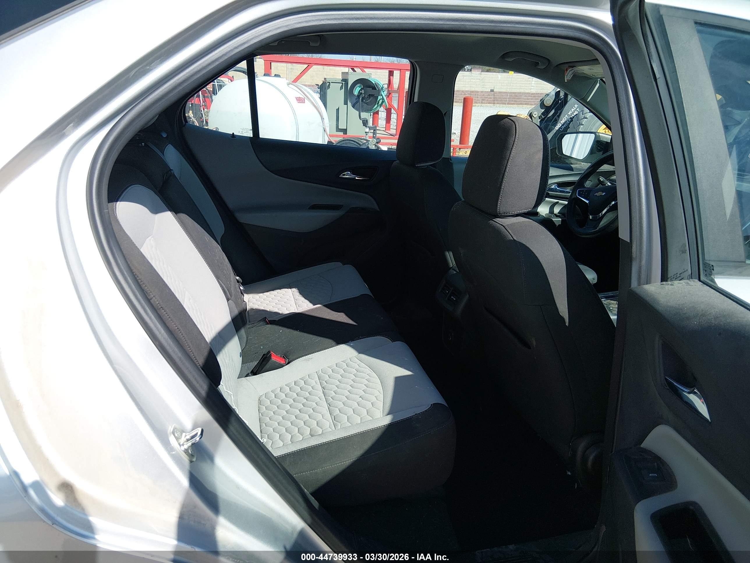 CHEVROLET EQUINOX image 8