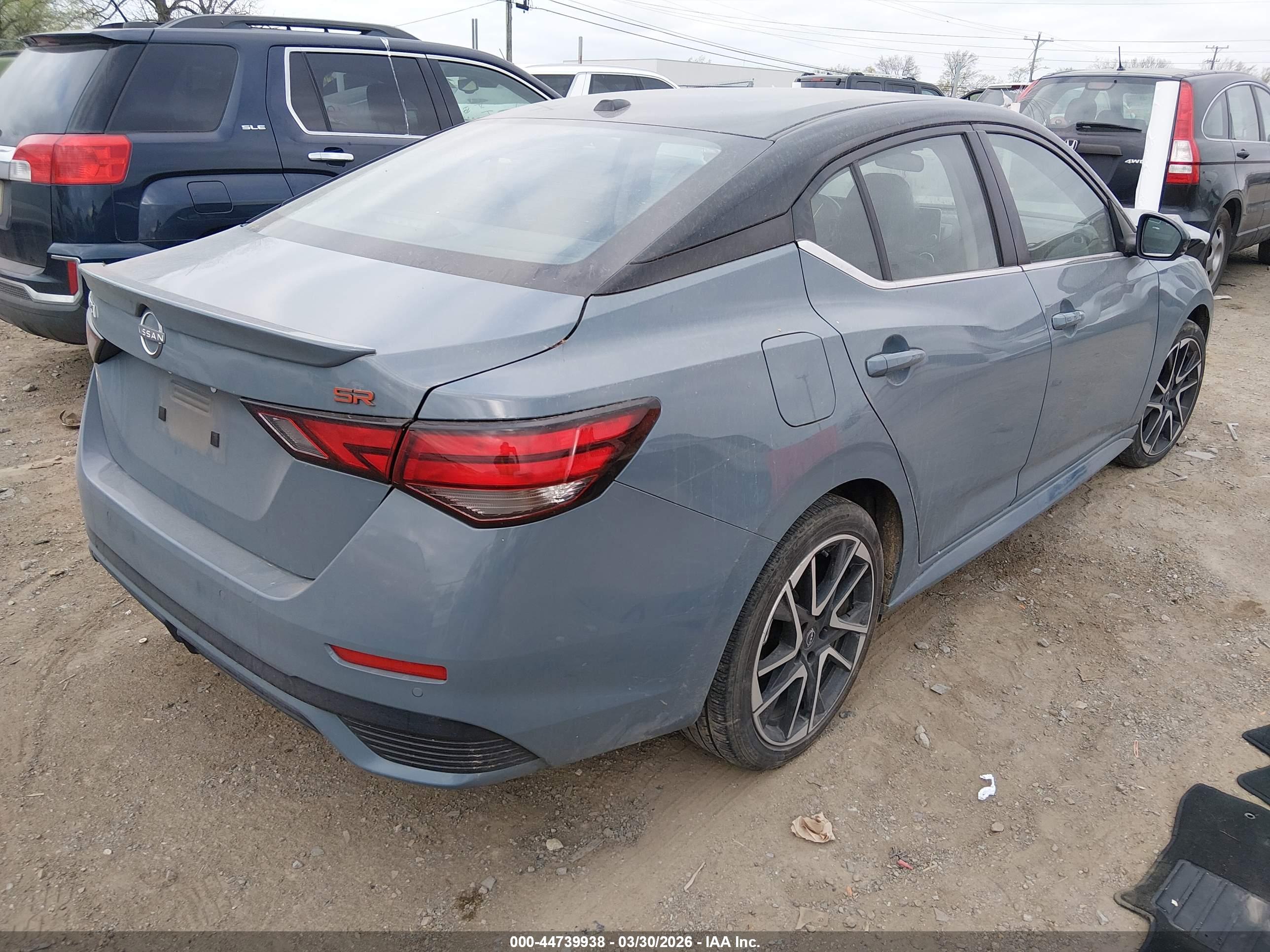 NISSAN SENTRA image 4