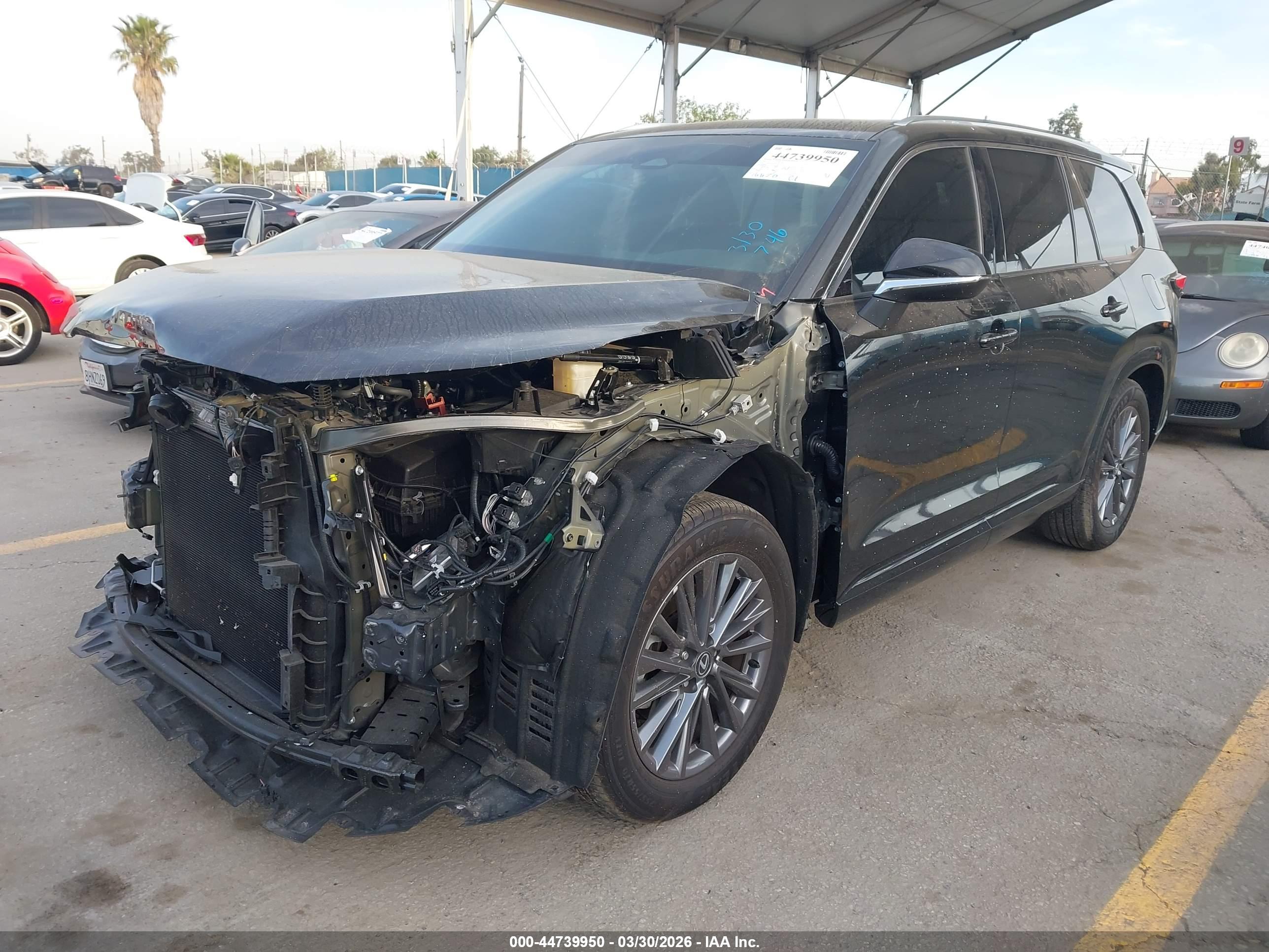 LEXUS TX image 2