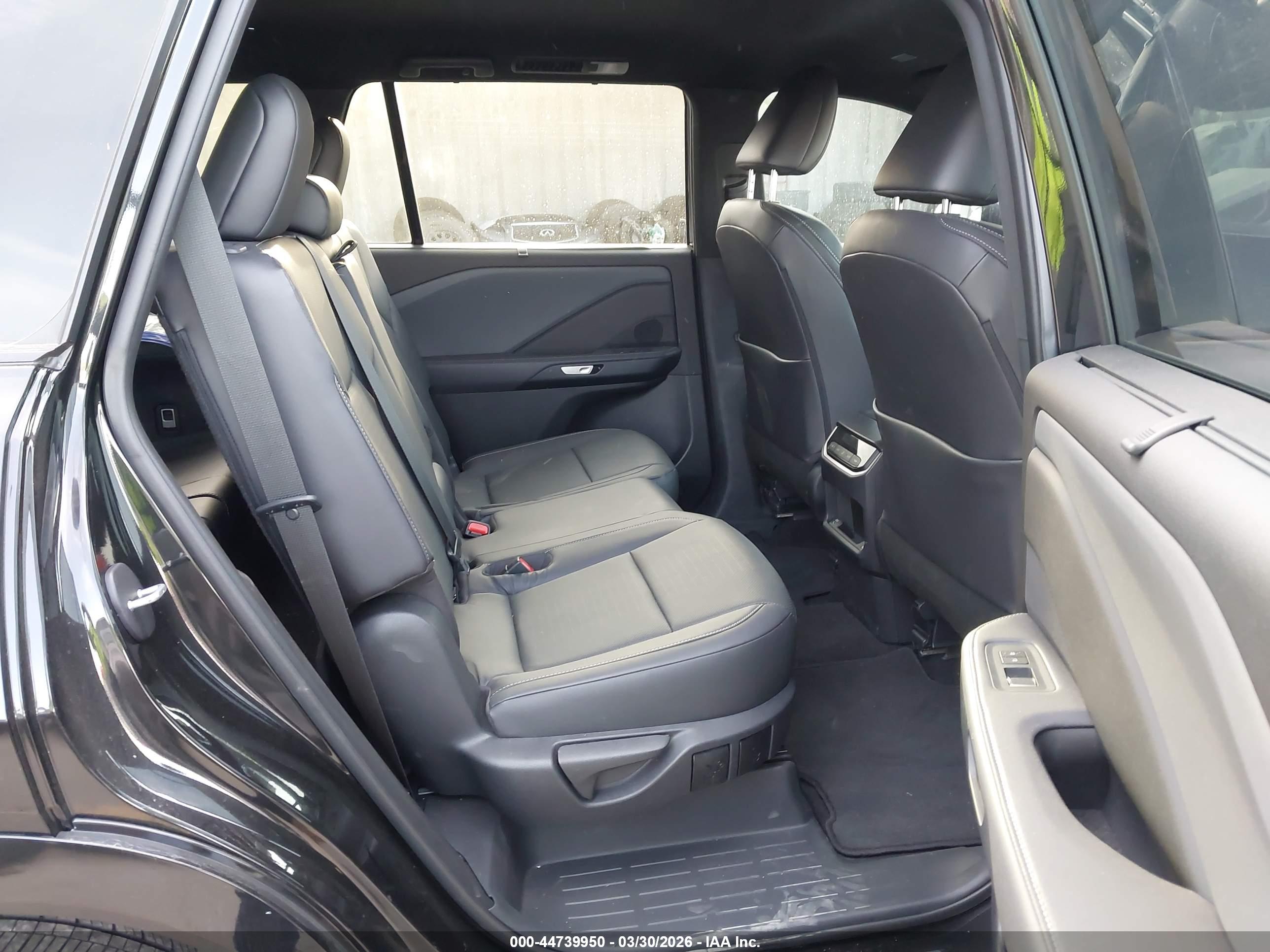 LEXUS TX image 8