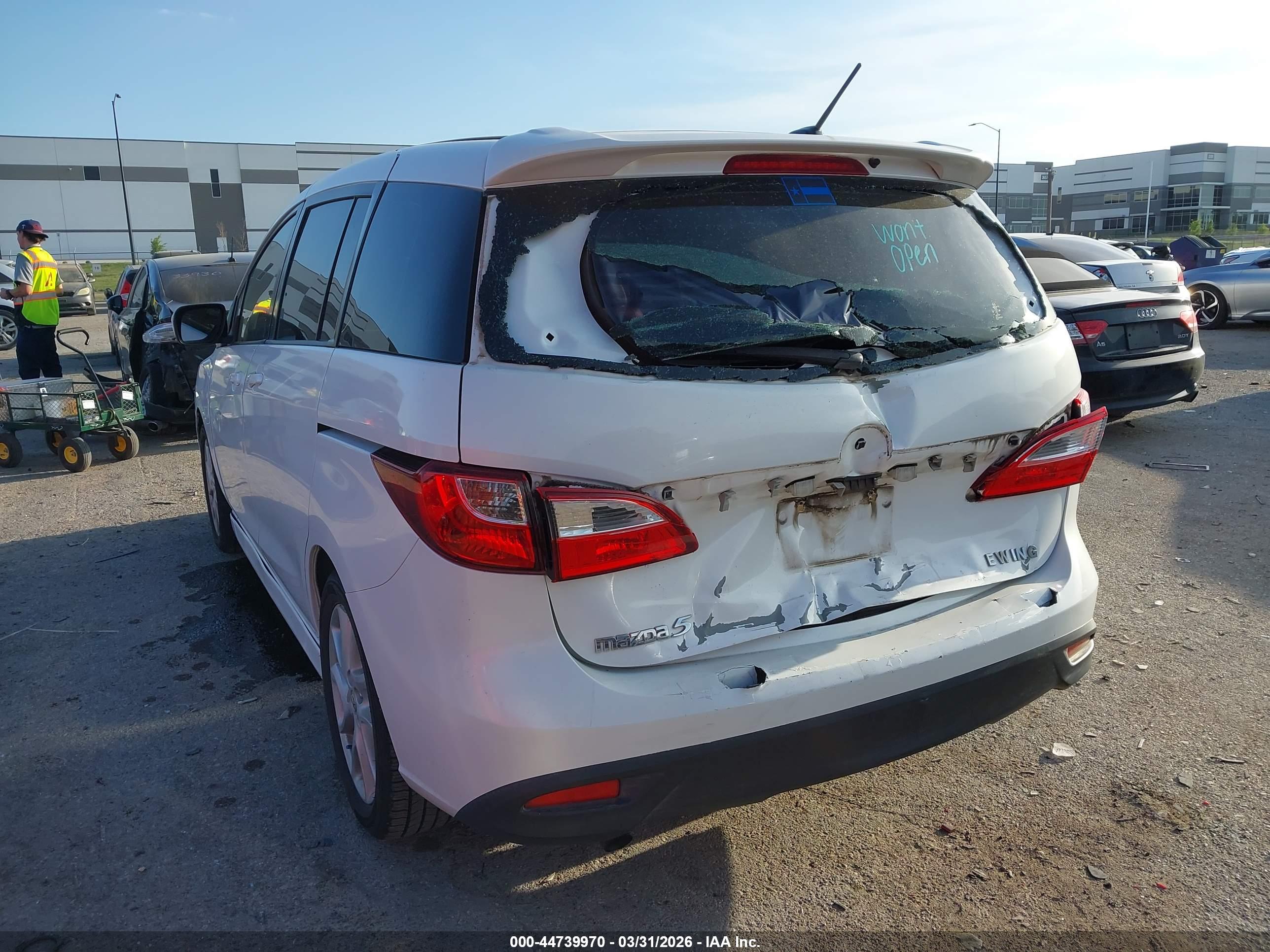 MAZDA MAZDA5 image 3