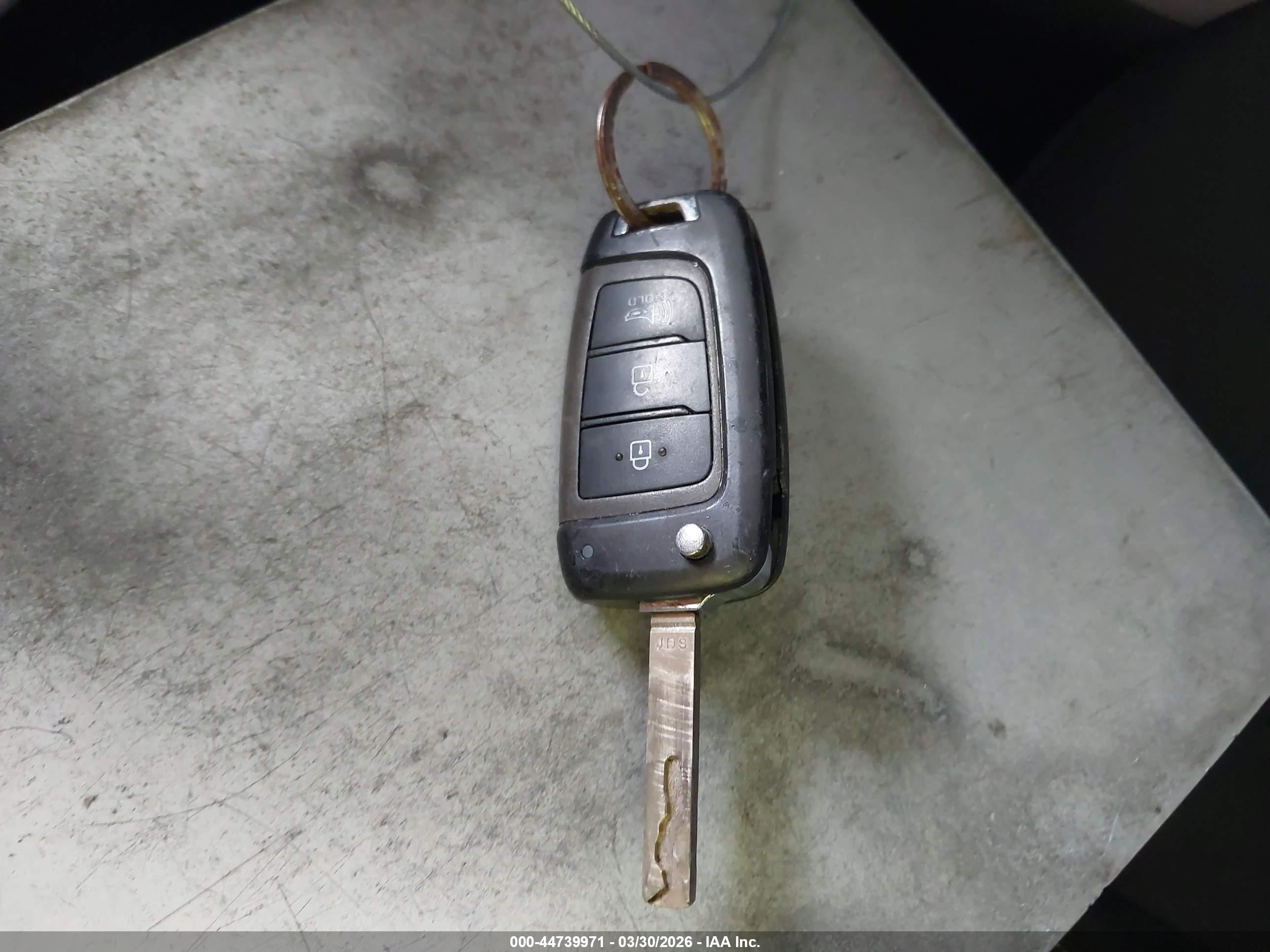 HYUNDAI TUCSON image 11