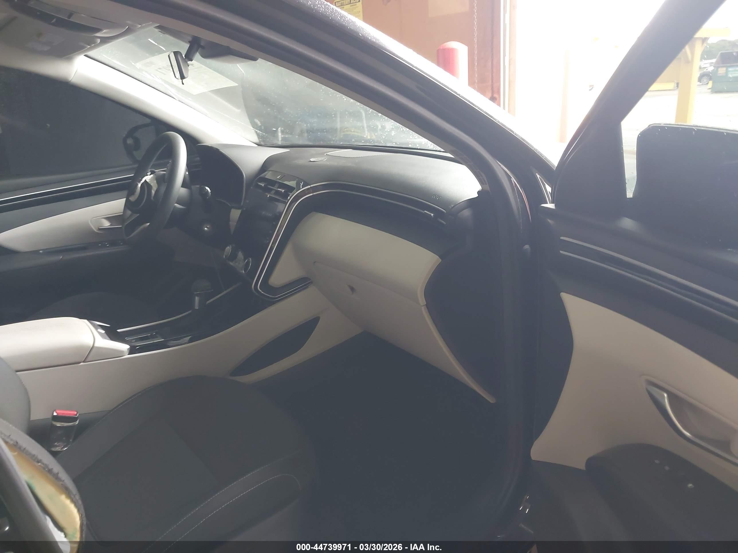 HYUNDAI TUCSON image 5
